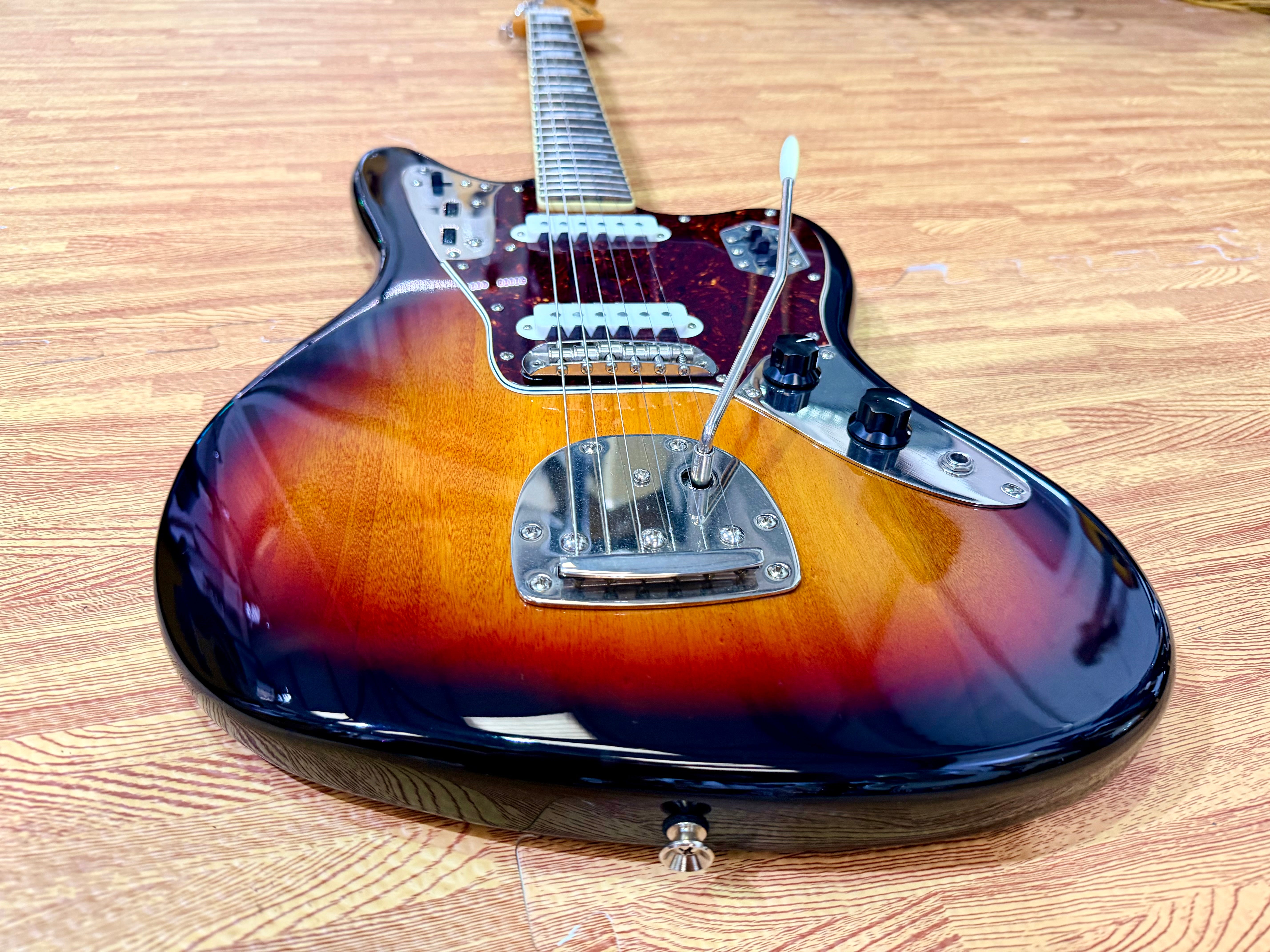 ✨2019✨ Fender Squier Classic Vibe '70s Jaguar~ 3-Tone Sunburst~ Electric Guitar