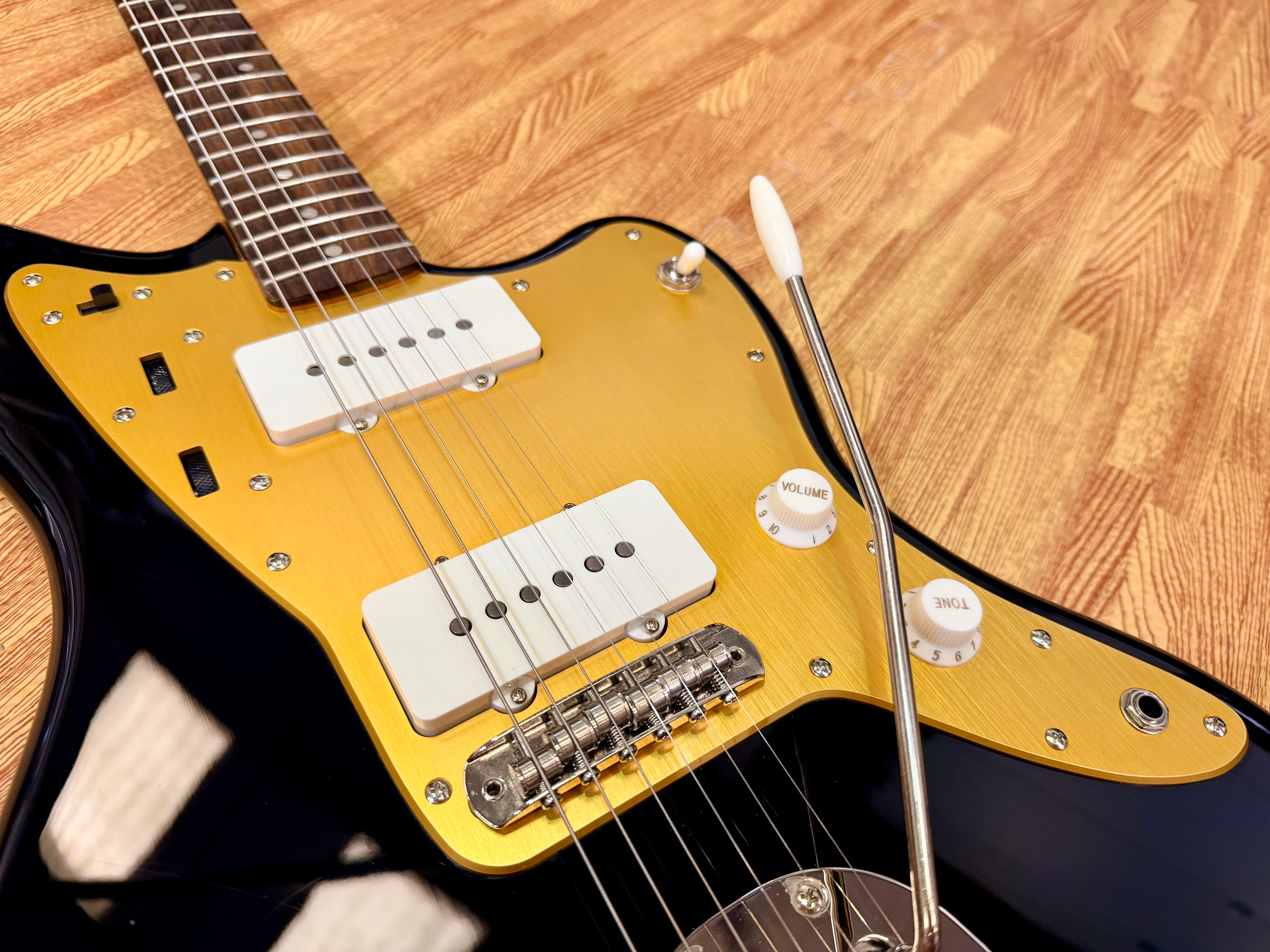 ✨1/250✨ Limited Edition Squier Classic Vibe 60’s Jazzmaster FSR Black & Gold!