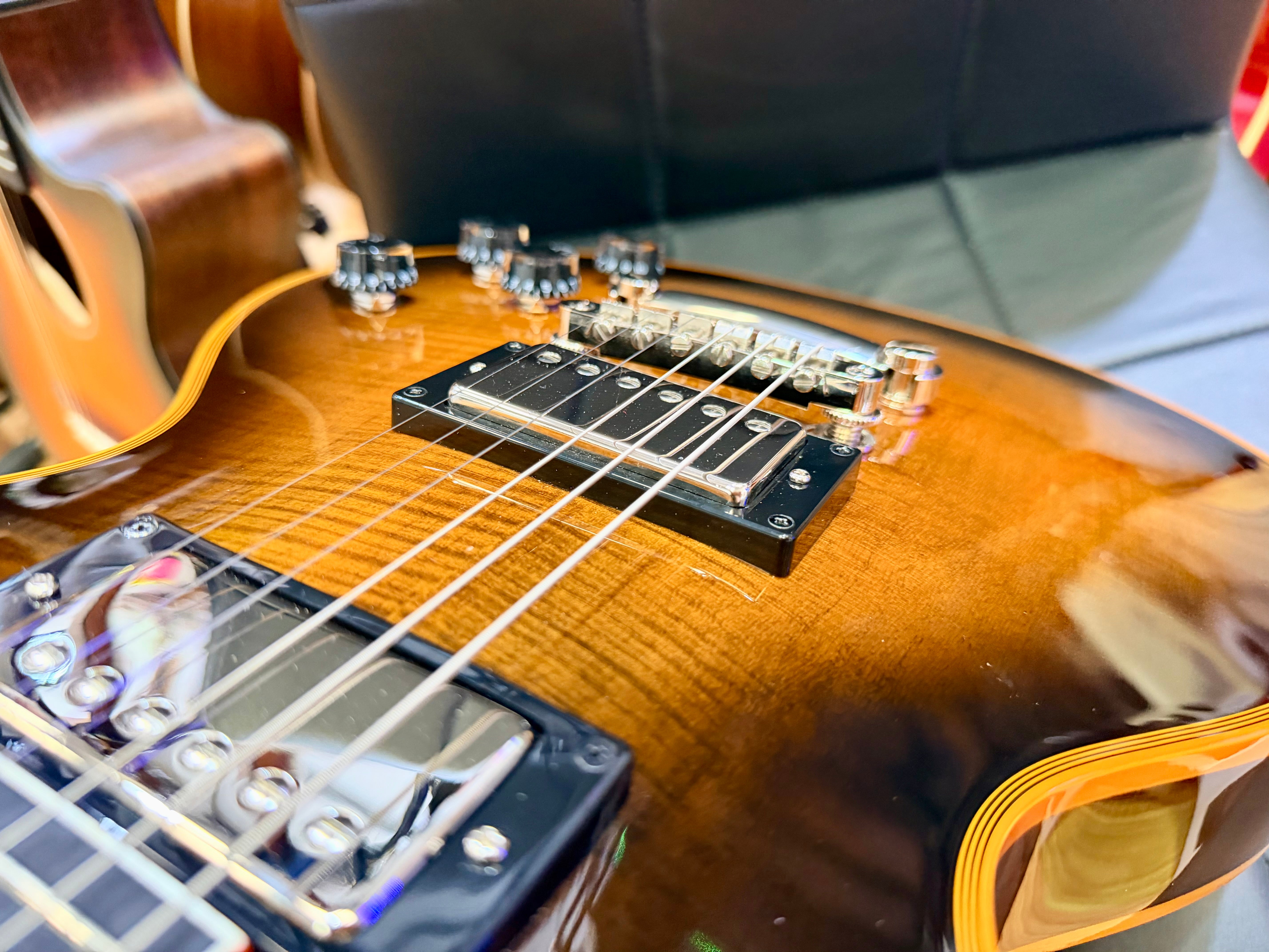 π₯2025π₯ Epiphone Les Paul Custom Widow Orange Burst~ Inspired by Gibson + Bag!