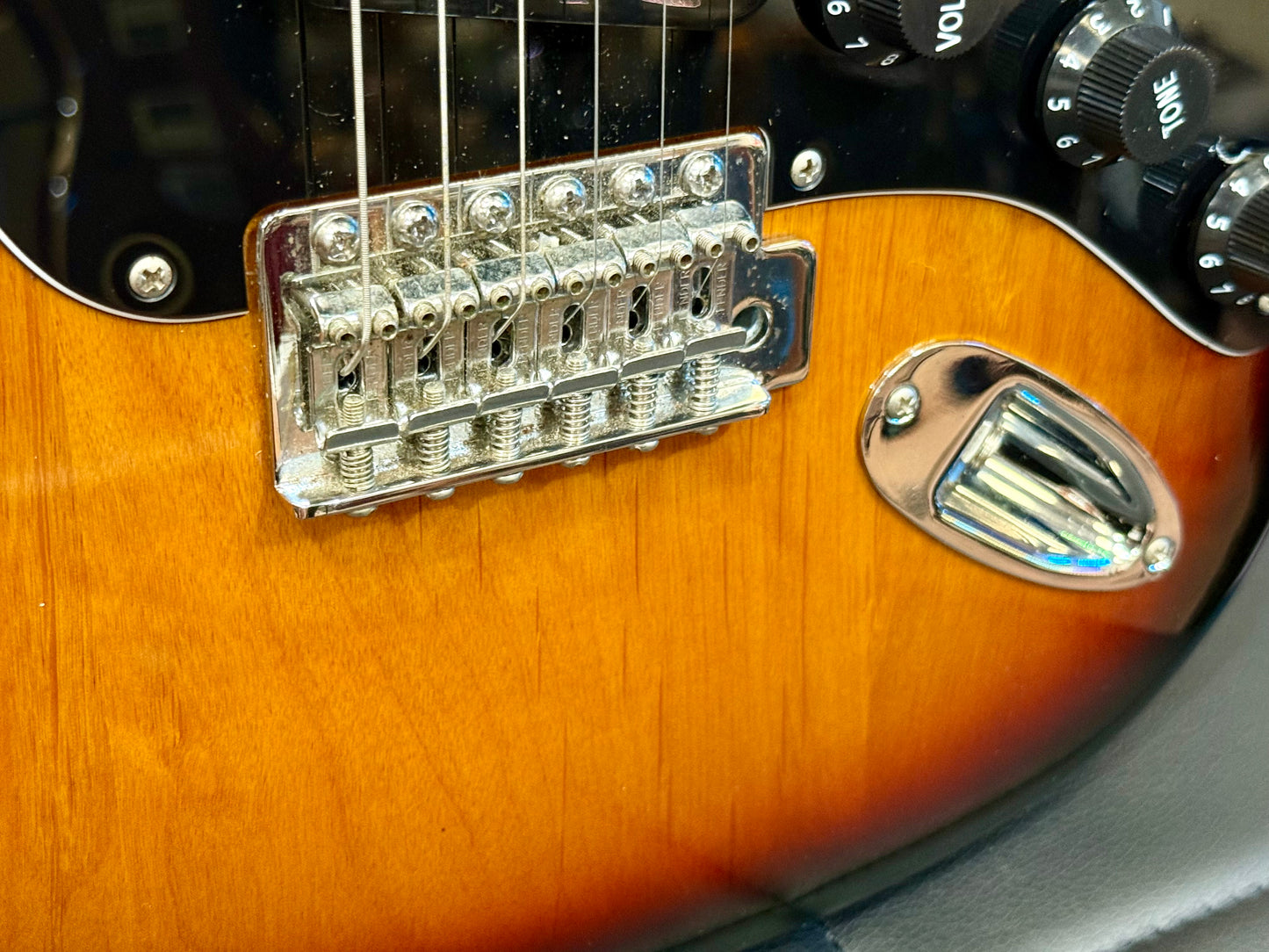 π2013π Fender Mexican Standard Stratocaster~ Brown Sunburst~ Lovely Condition!