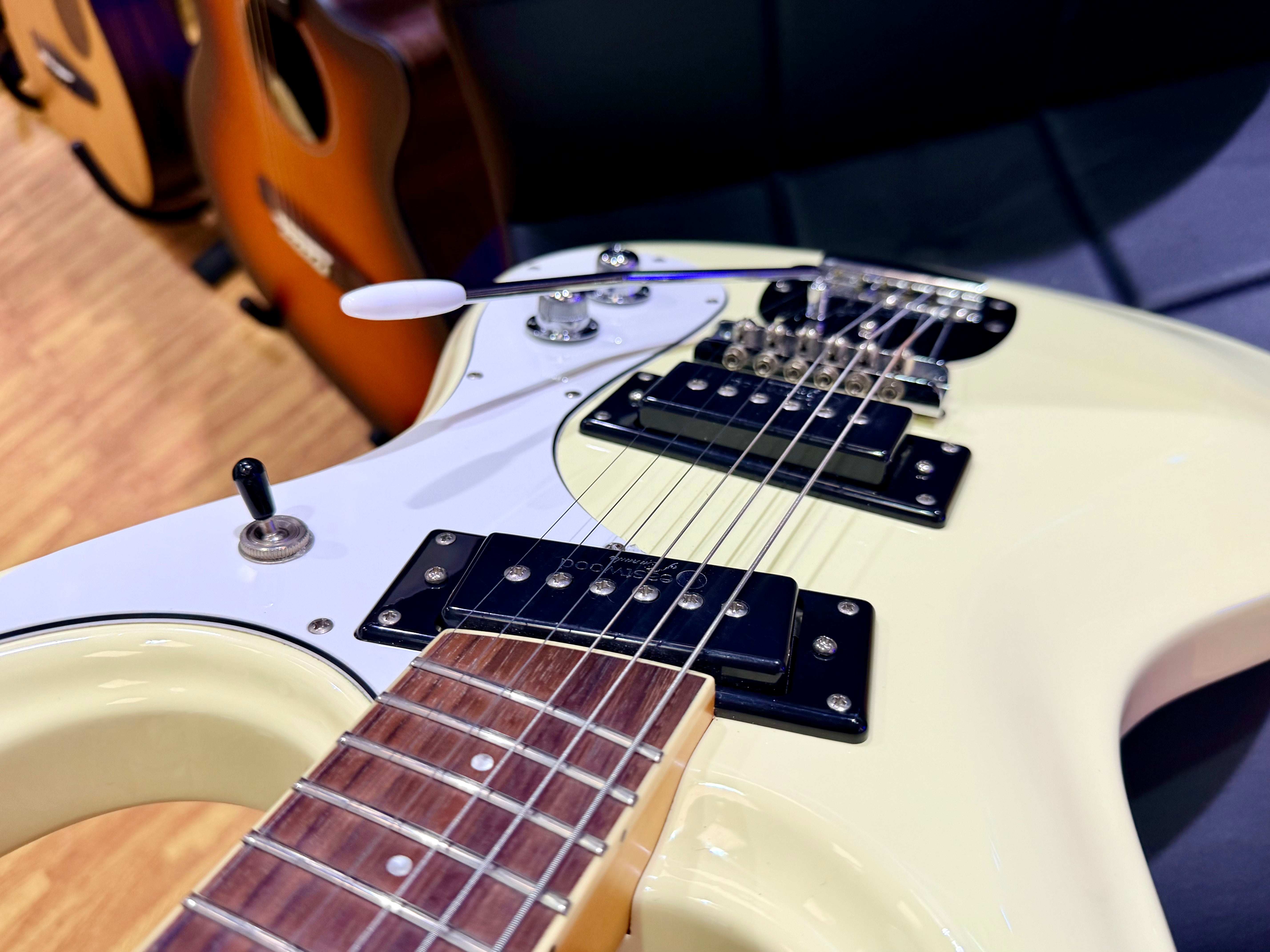 ✨MINT✨ Eastwood Sidejack Pro DLX~ Vintage White 2017 Electric Guitar Mosrite!