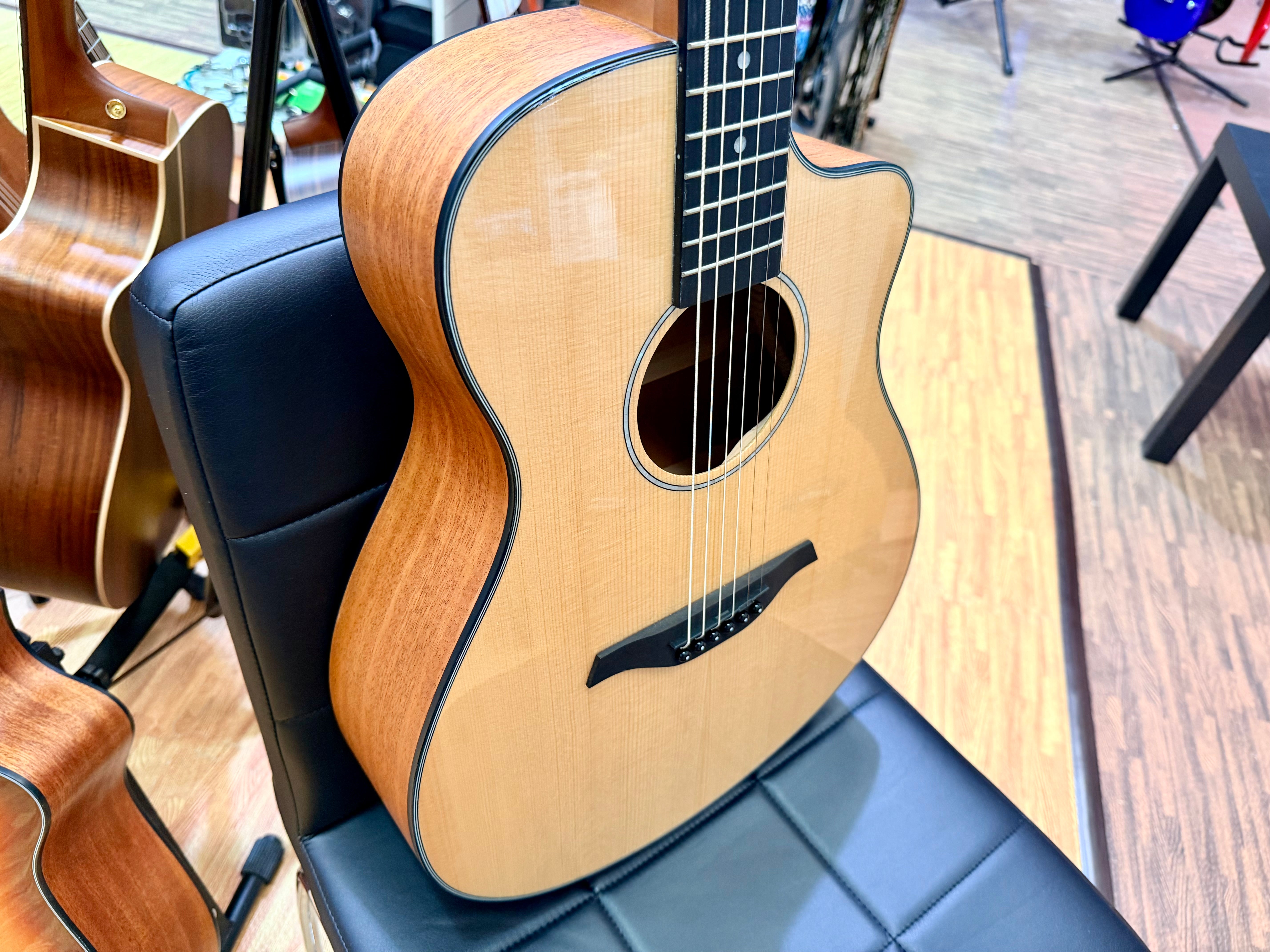✨NEW✨ Vintage Pacific Coast VEC300NS Electro-Acoustic Guitar~ Natural Spruce!