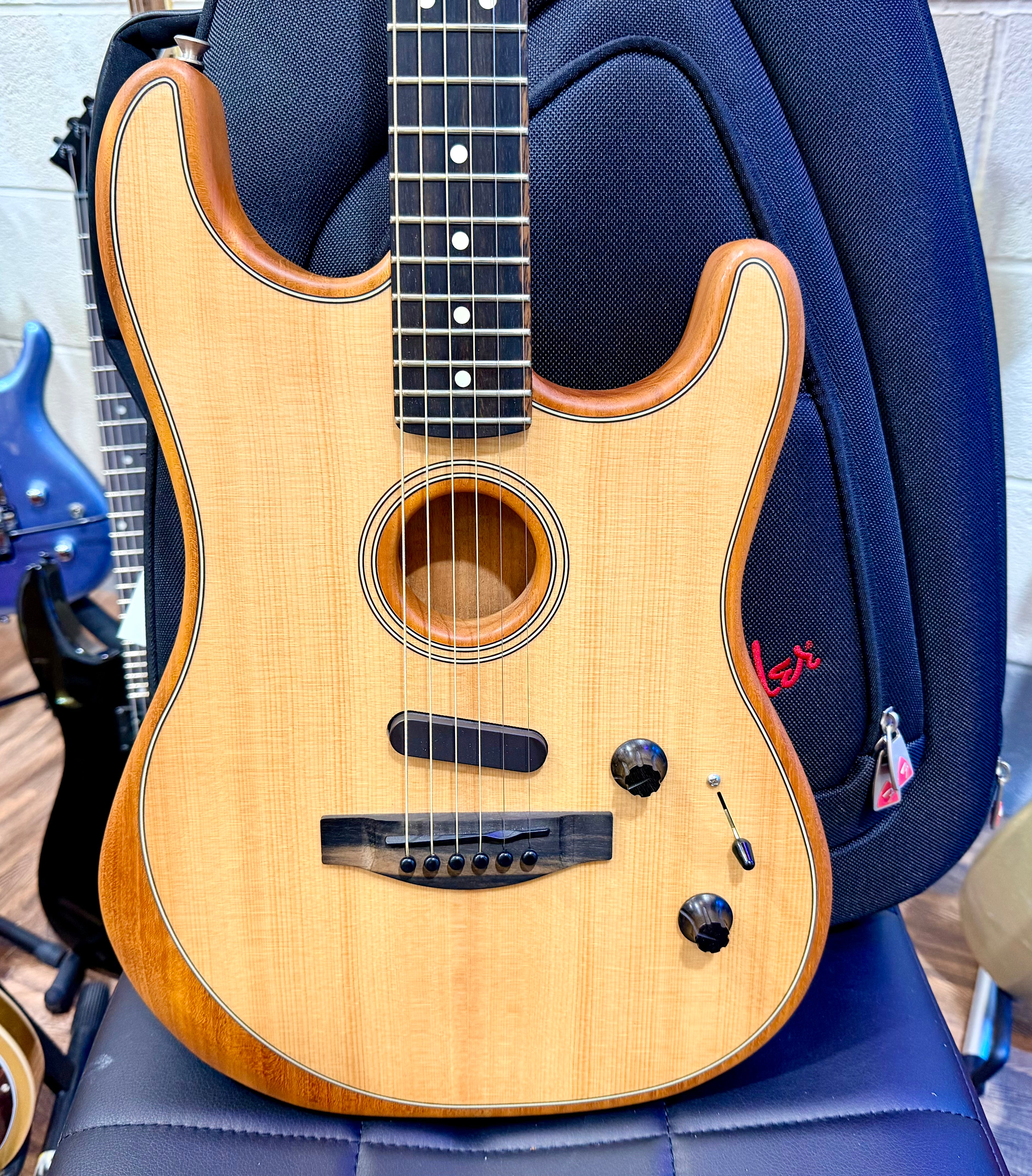 🇺🇸2021🇺🇸 Fender American Acoustasonic Stratocaster~ Natural Finish + Gig Bag