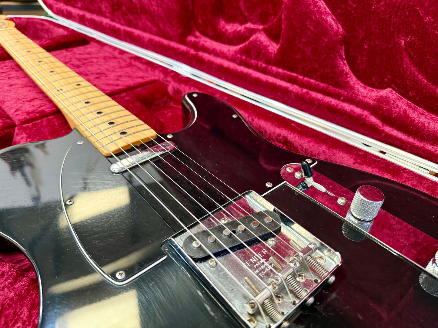 🔥 1977 USA 🔥 Fender Telecaster~ All Original Black~ Maple Board~ Hard Case!