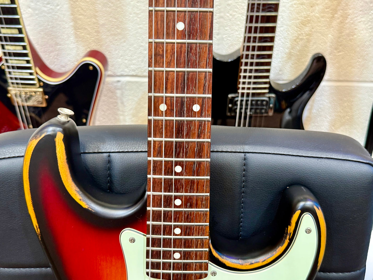 š„ Vintage V6 ICON Electric Guitar~ Distressed Sunburst Relic~ Stratocaster š„