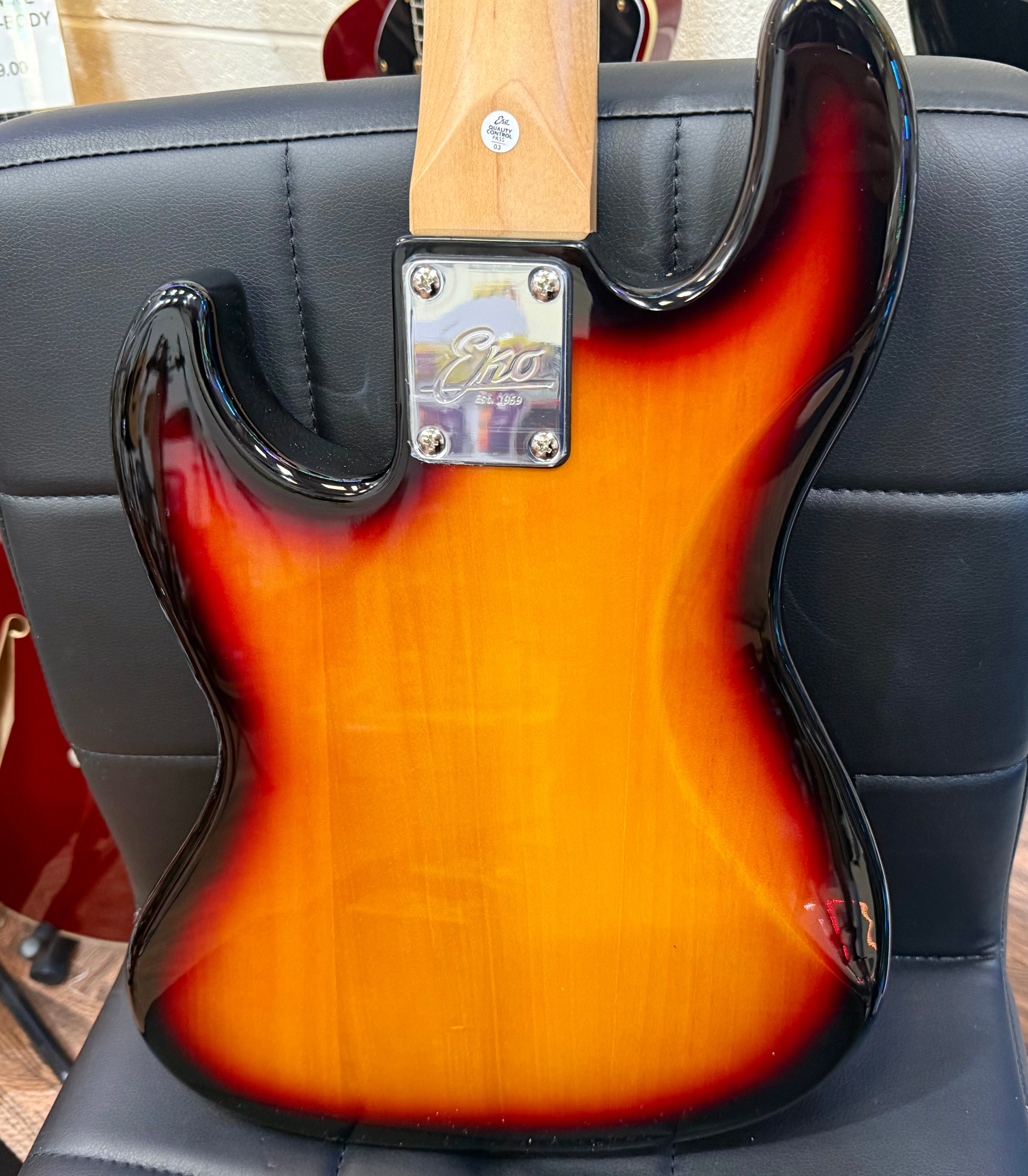 🌟BRAND NEW ~ SHORT SCALE🌟 Eko One VJB JB-100 3/4 Electric Jazz Bass Guitar~ Sunburst!