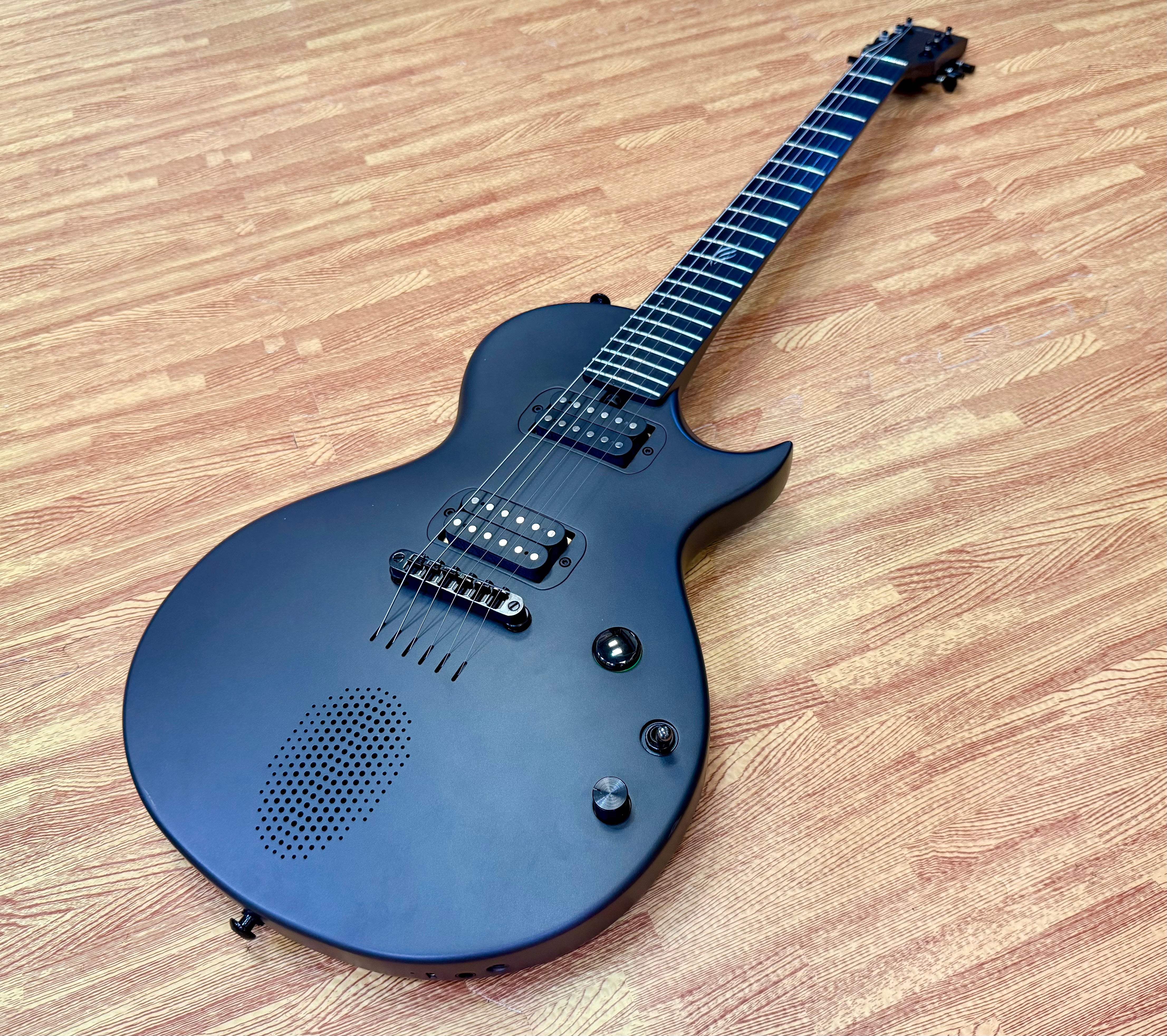 🔥B-STOCK🔥 Enya Nova Go Sonic Black Smart Carbon Fibre Electric Guitar + Bag!