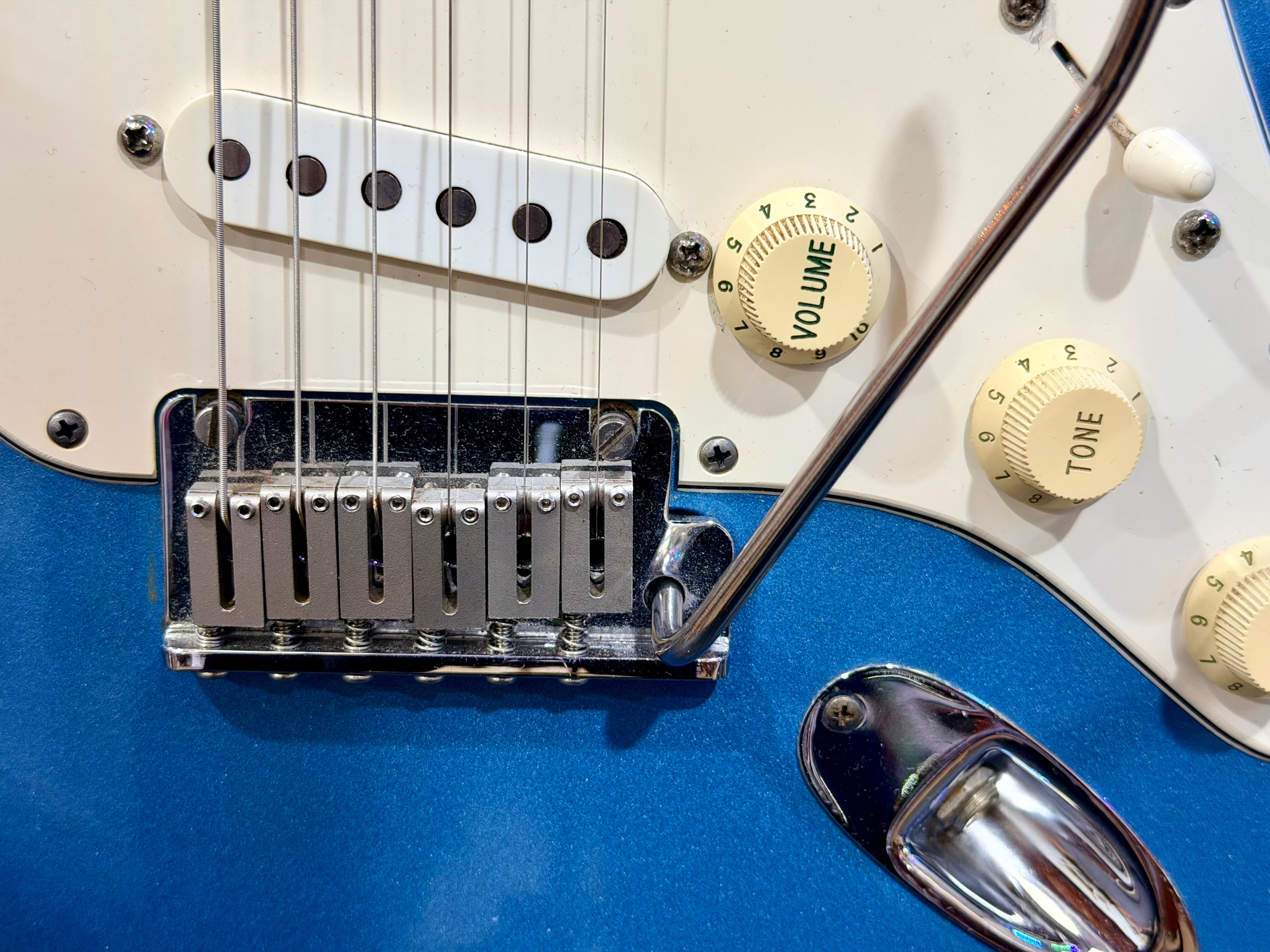 π1996π Fender Limited Edition American Standard Stratocaster~ Lake Placid Blue