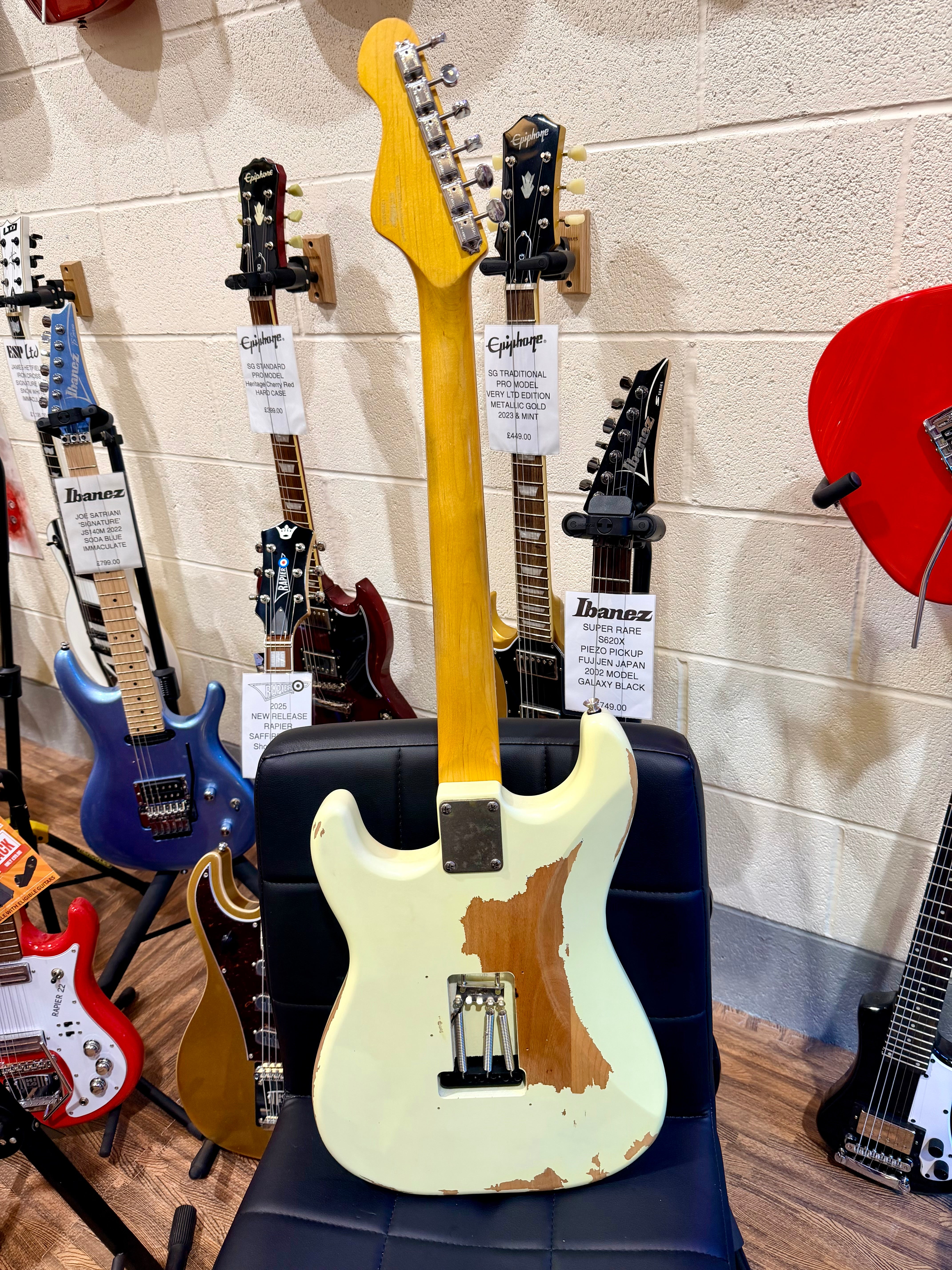 🔥2020🔥 Vintage V6 Thomas Blug Signature Guitar~ Distressed Relic~ Vintage White