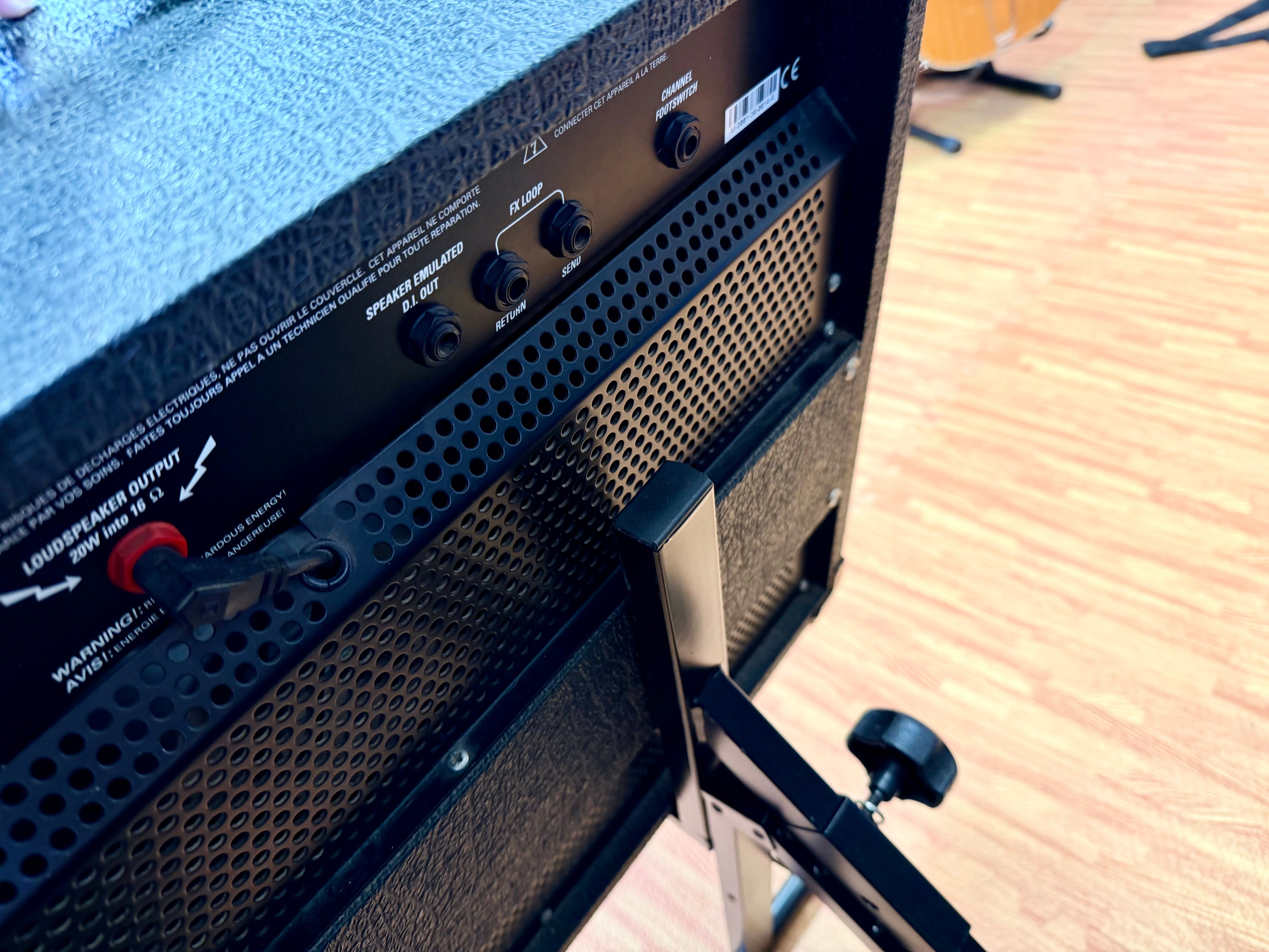 ✨ MADE IN UK ✨ Marshall JCM2000 DSL201 Valve Combo Amplifier with Footswitch!