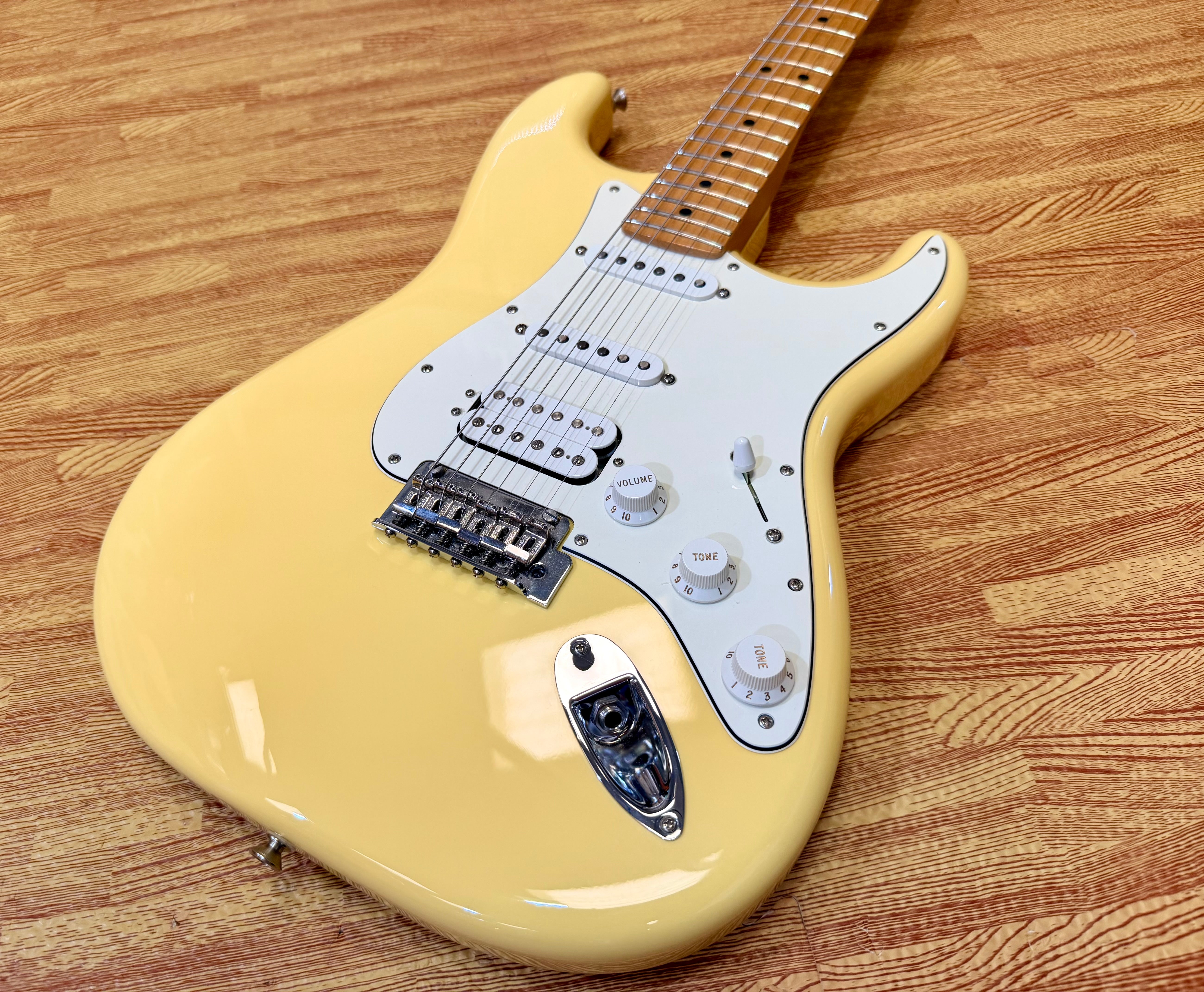 ✨2019✨ Fender Player Stratocaster HSS~ Buttercream Maple Neck~ Mexican Strat!