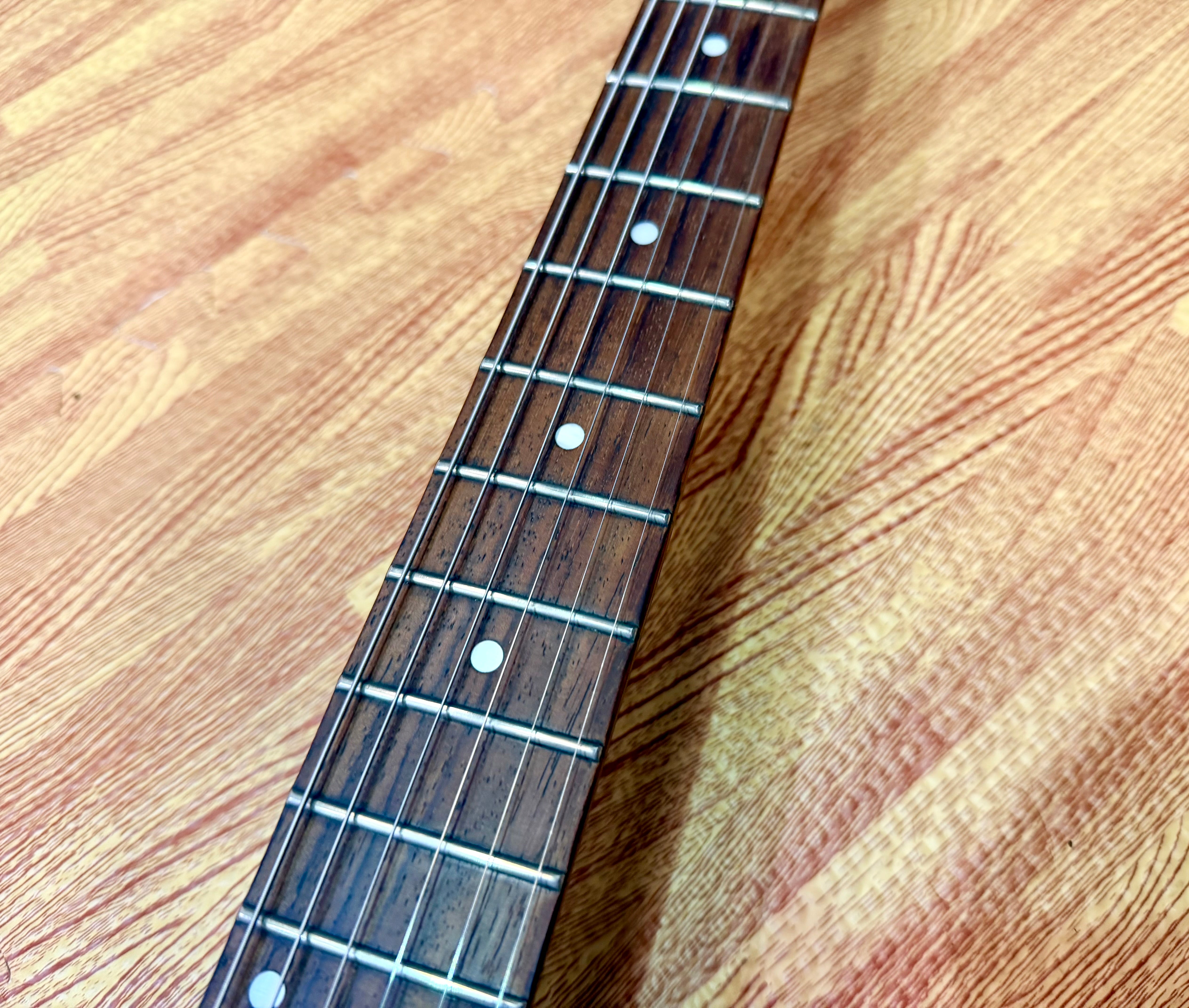 ⚡️2001⚡️ Epiphone ‘58 Explorer Black~ Korean Made 1958 ~ Gold Hardware~ Unsung MIK!