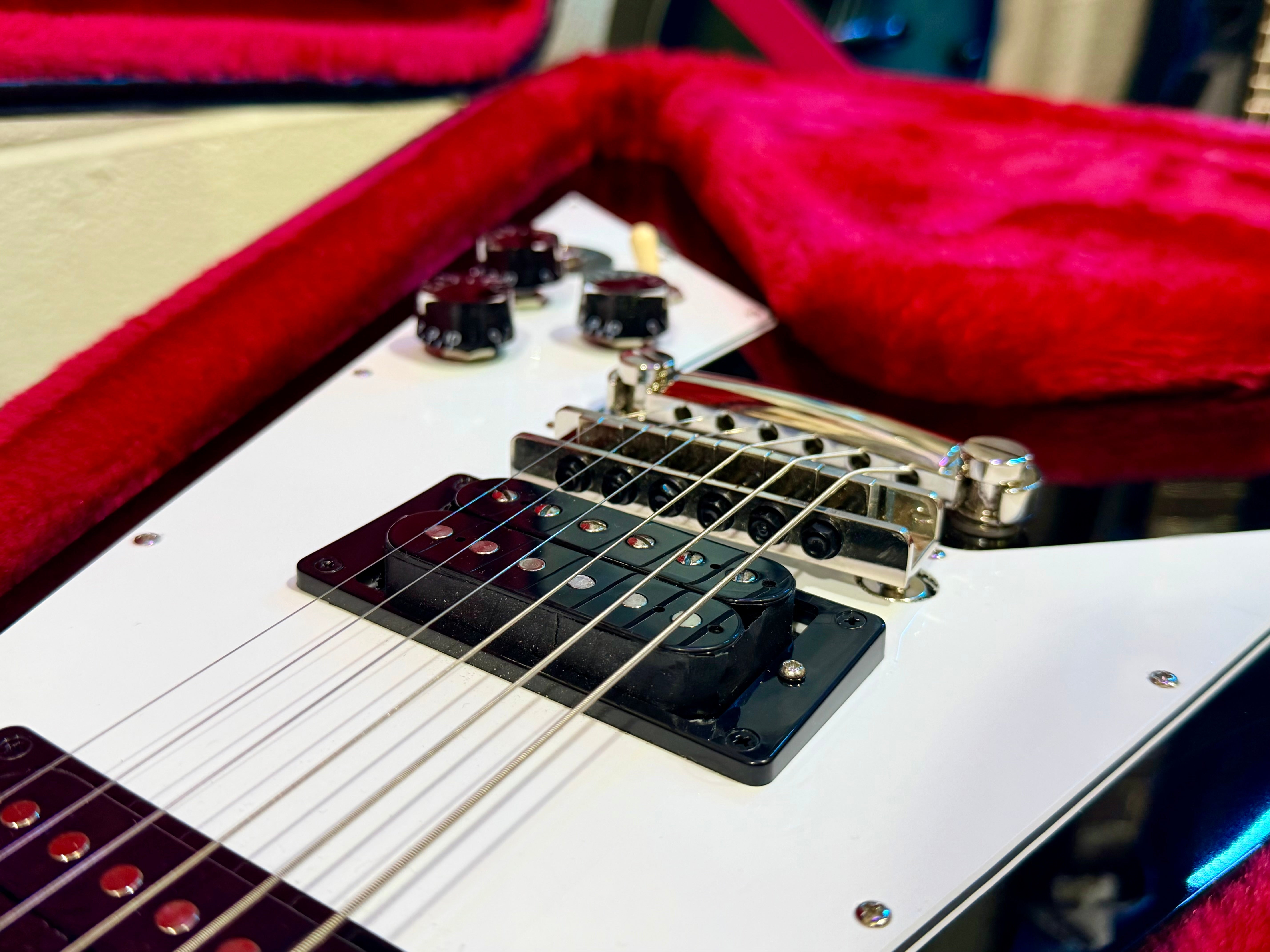 🔥MINT🔥 Epiphone Kirk Hammett 1979 Flying V Ebony~ Inspired By Gibson~ Hard Case