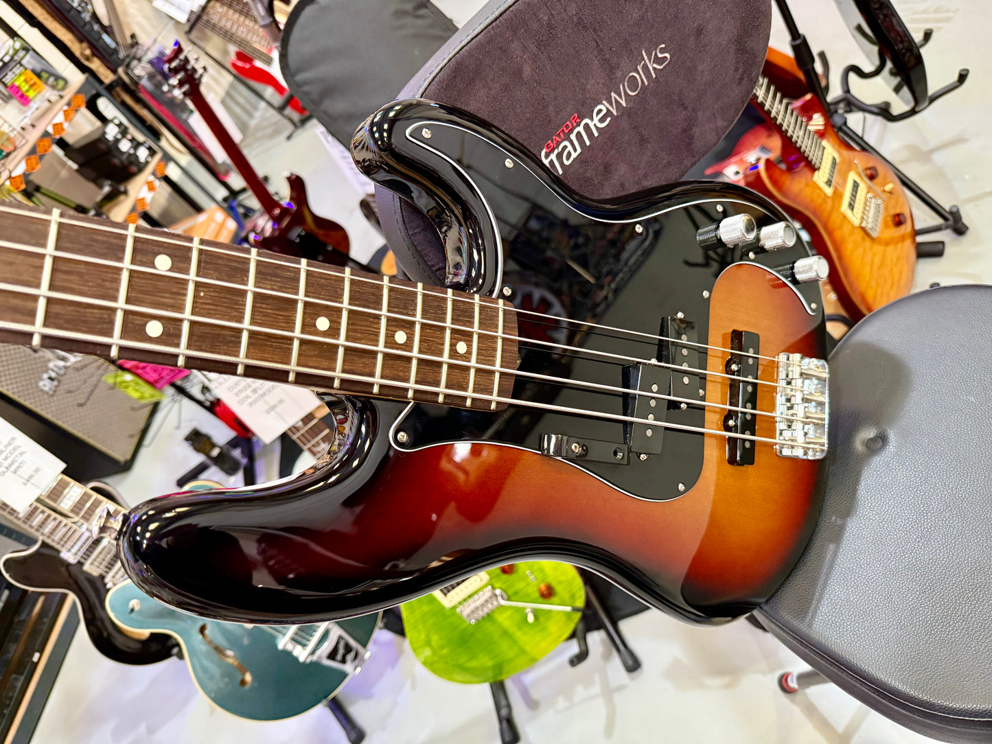 🌟2024 USA🌟 Fender American Performer Precision P Bass~ 3-Colour Sunburst~ MINT