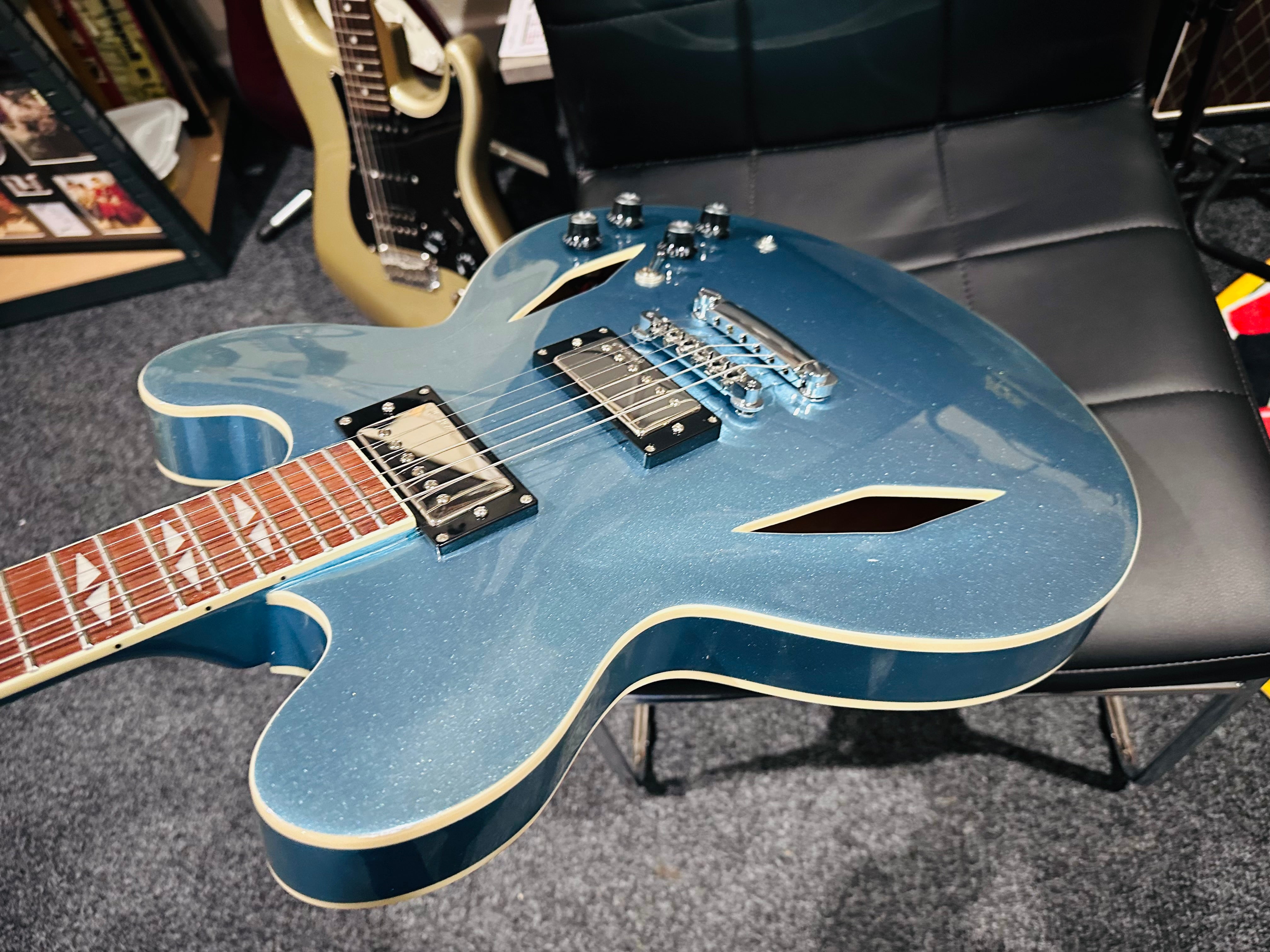 🌟 Vintage VSA550 Reissued Pretender Semi-Hollow~ Dave Grohl Foo Fighters 335 🌟