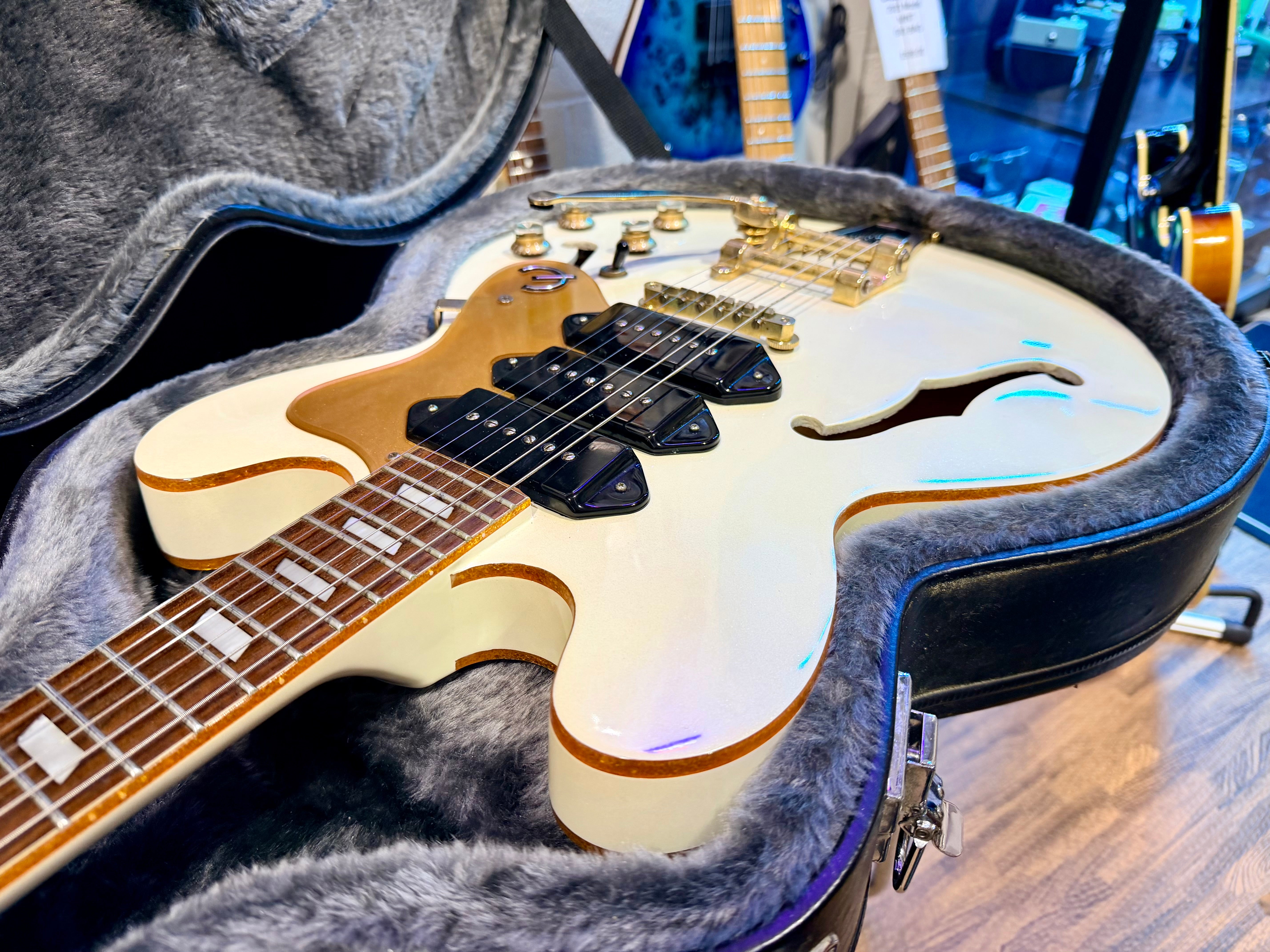 ✨LIMITED EDITION✨ Epiphone Riviera Royale Custom P93~ Pearl White + Hard Case!