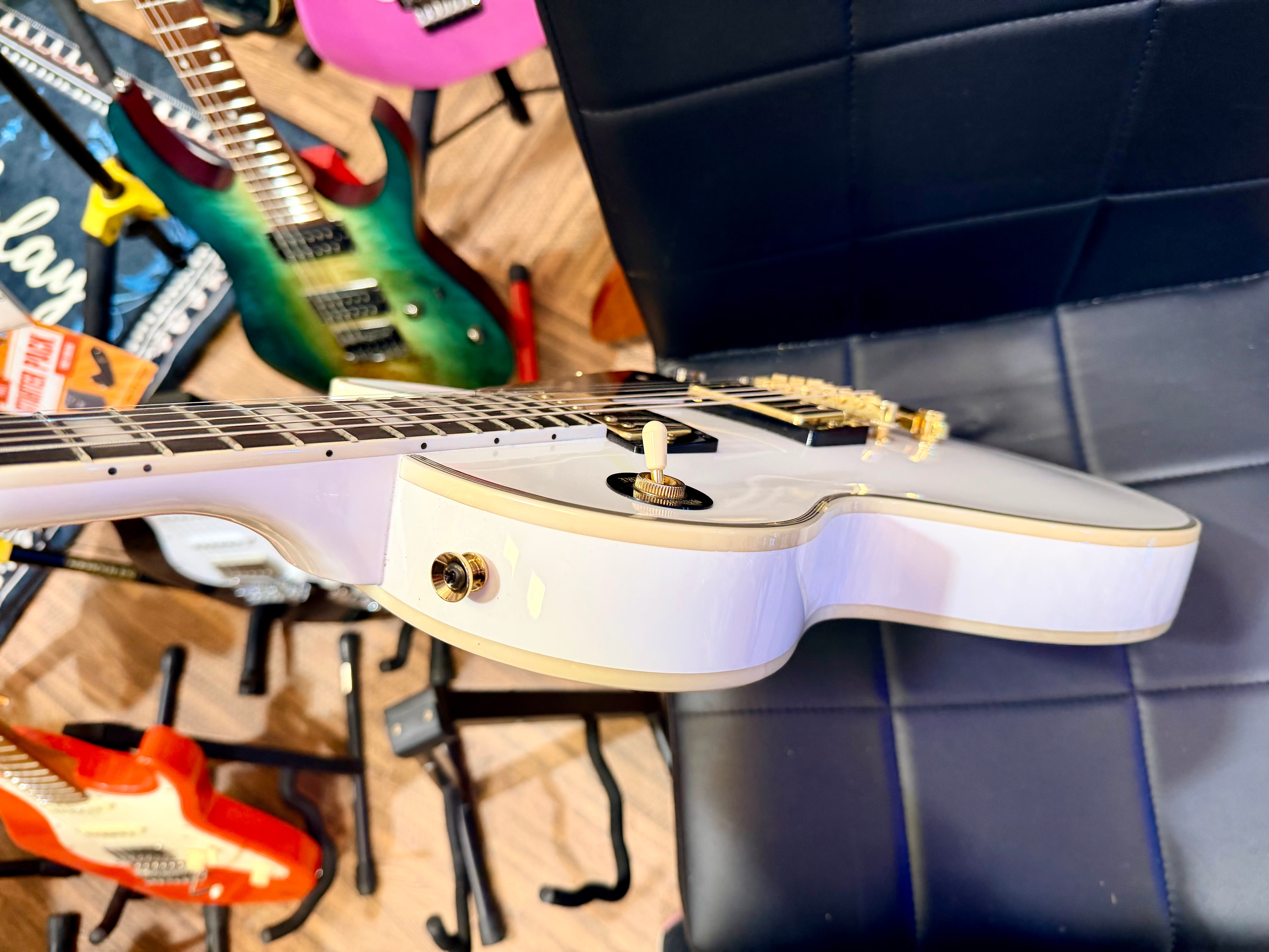 ⚡️MINT 2021⚡️ Epiphone Les Paul Custom Guitar~ Alpine White~ Inspired By Gibson!
