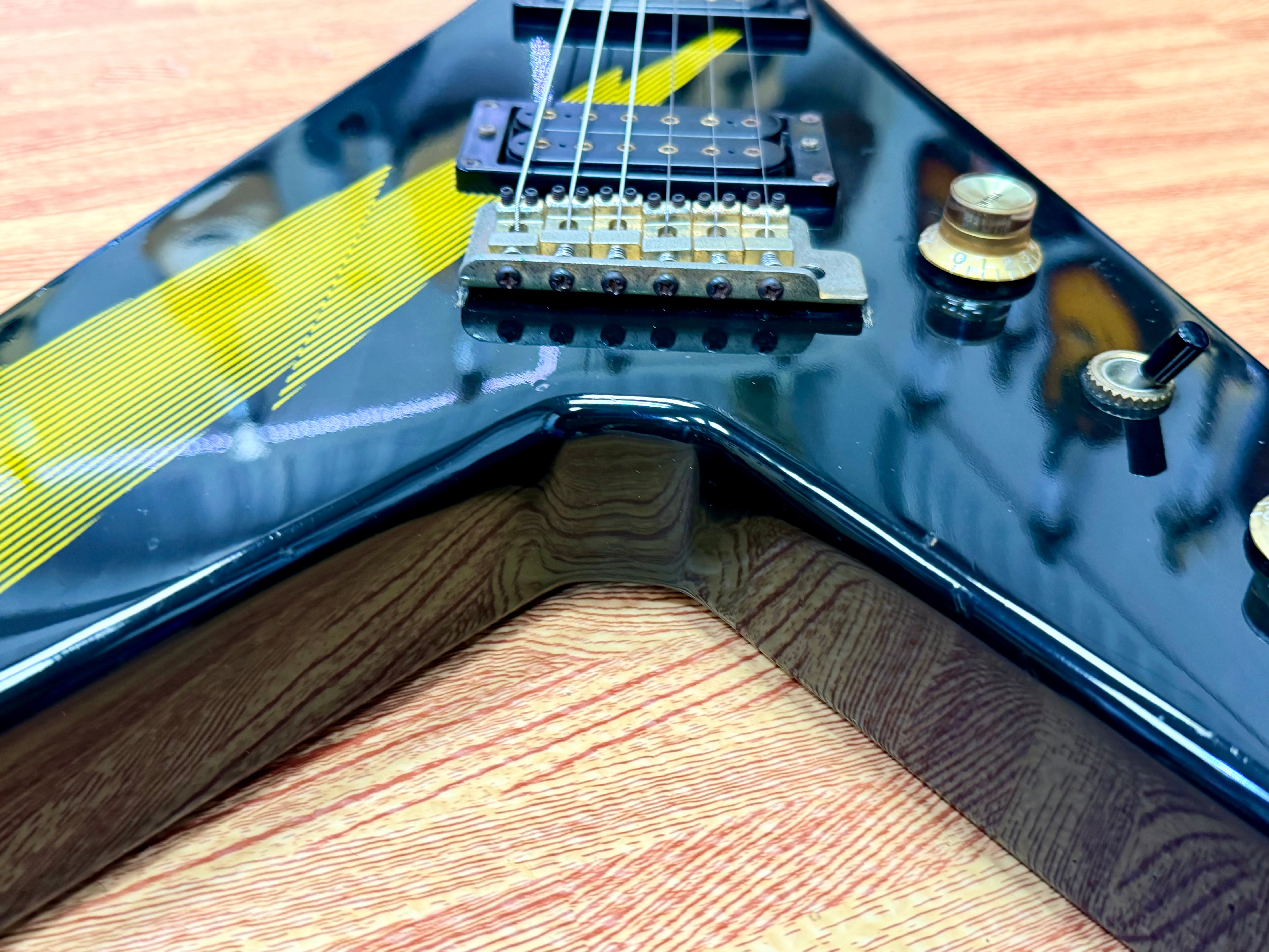 π―π΅ 1983 JAPAN π―π΅ Aria Pro II XX Deluxe Flying V 1983 Lightning MIJ Matsumoku