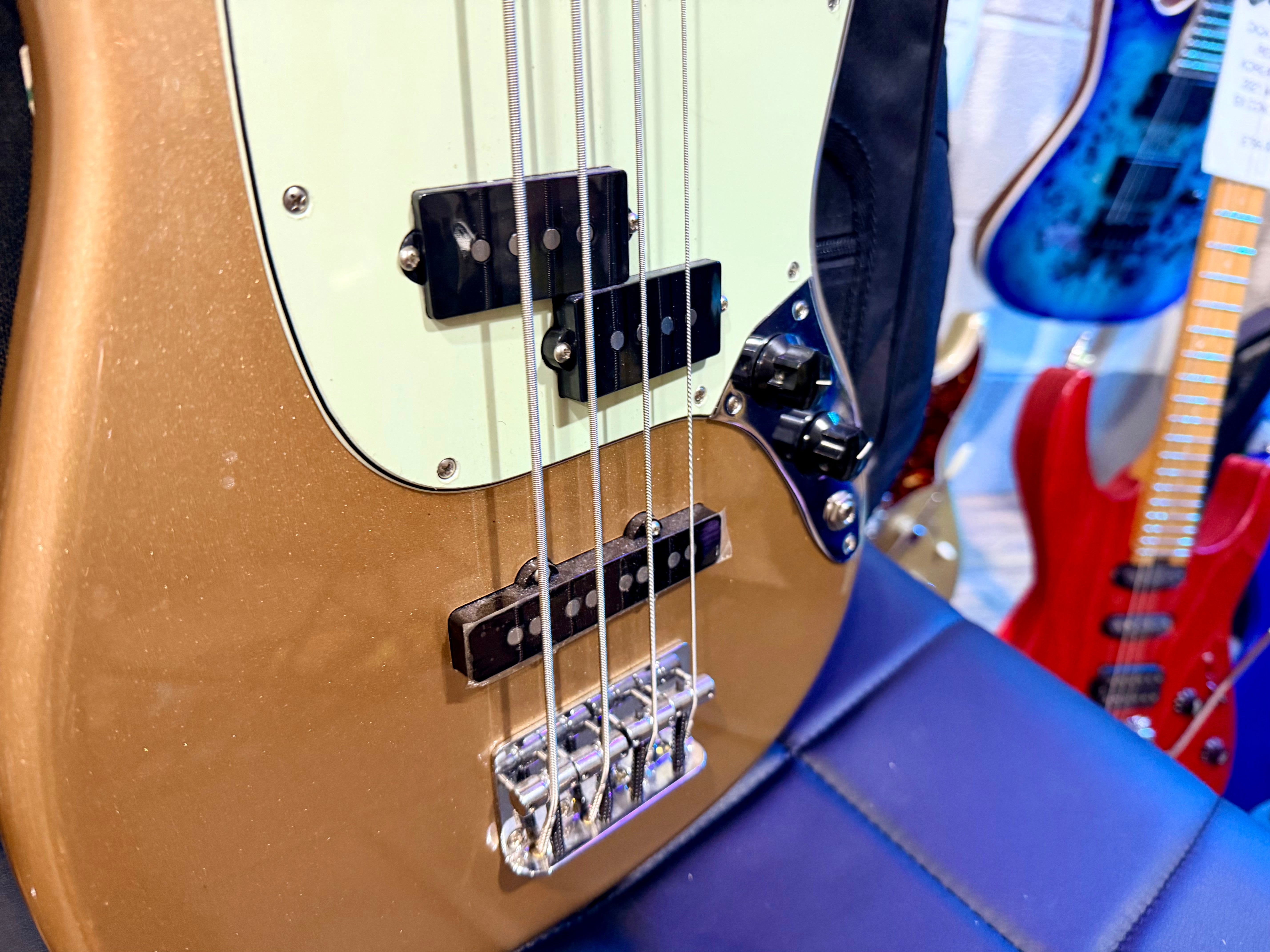 🌟2022🌟 Fender Player Mustang Bass PJ~ Pau Ferro~ Firemist Gold~ Mexican Bass!