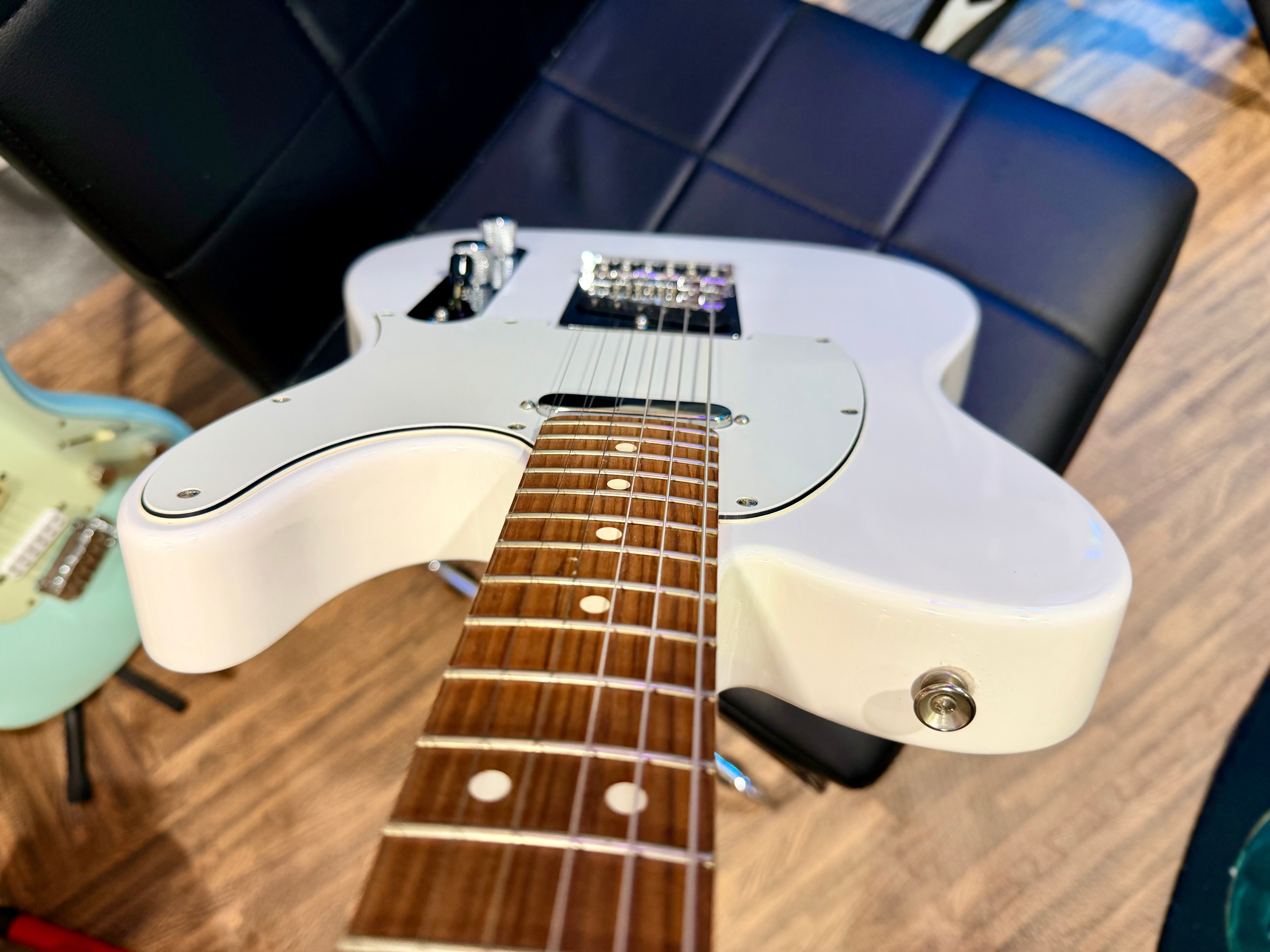 🌟MINT 2021🌟 Fender Player Telecaster Pau Ferro~Polar White~ Mexican MIM Tele