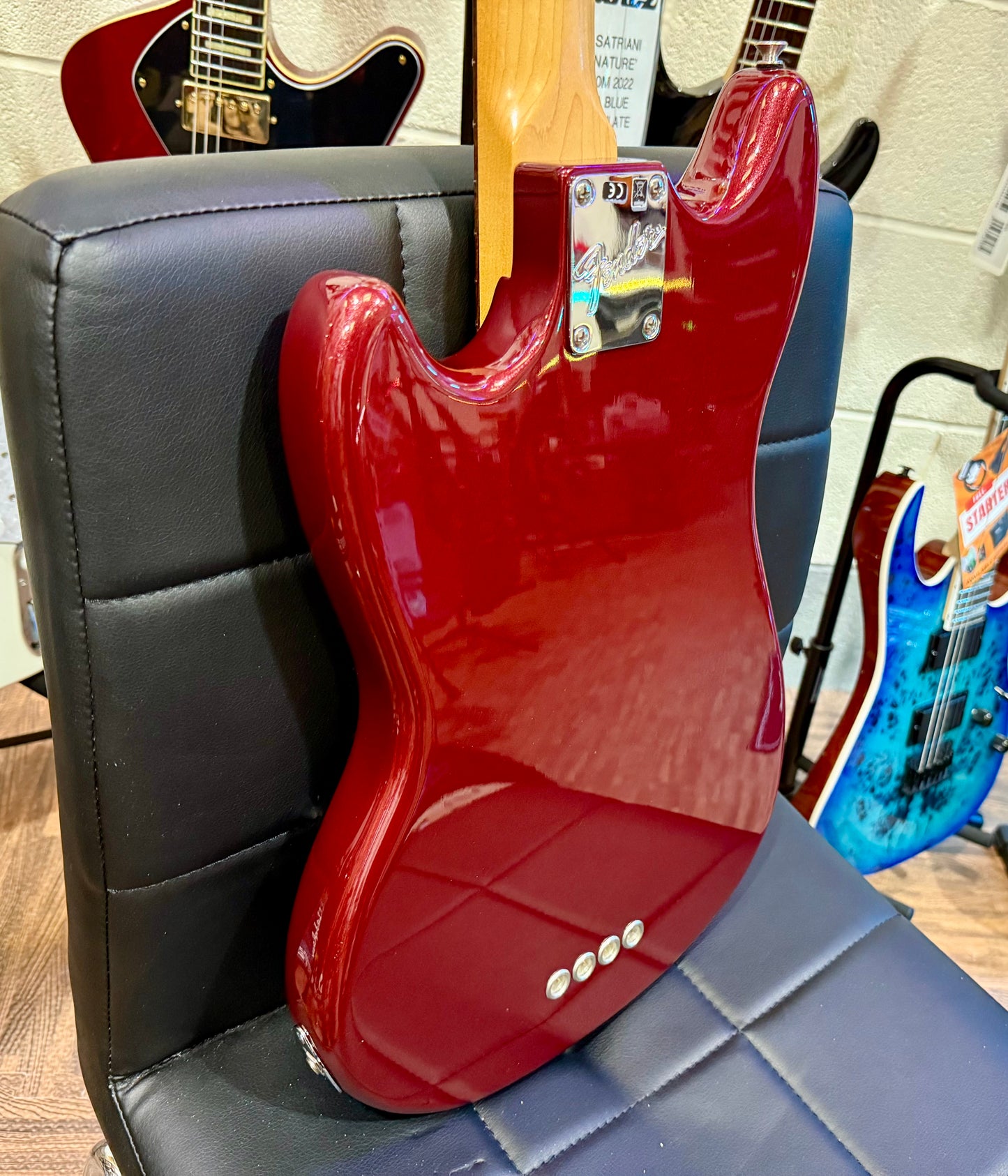 🔥2021 USA🔥 Fender American Performer Mustang Bass~ Aubergine Sparkle + COA!