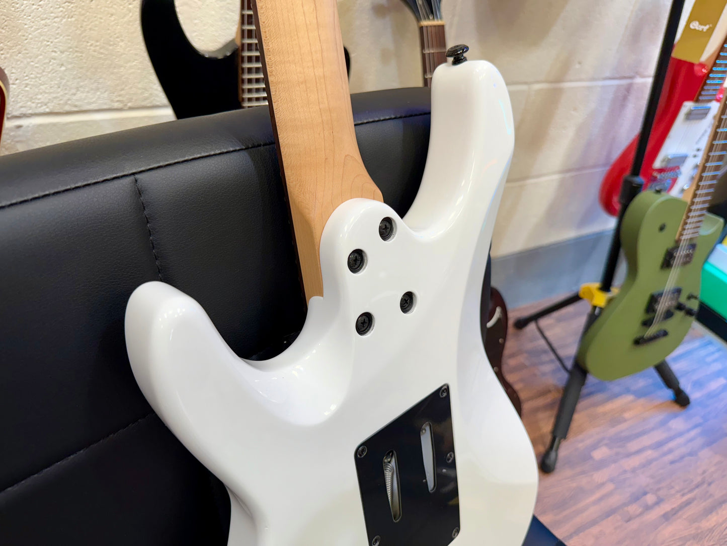 🔥2021🔥 Schecter Sun Valley Super Shredder FR~ Gloss White~ Floyd Rose!