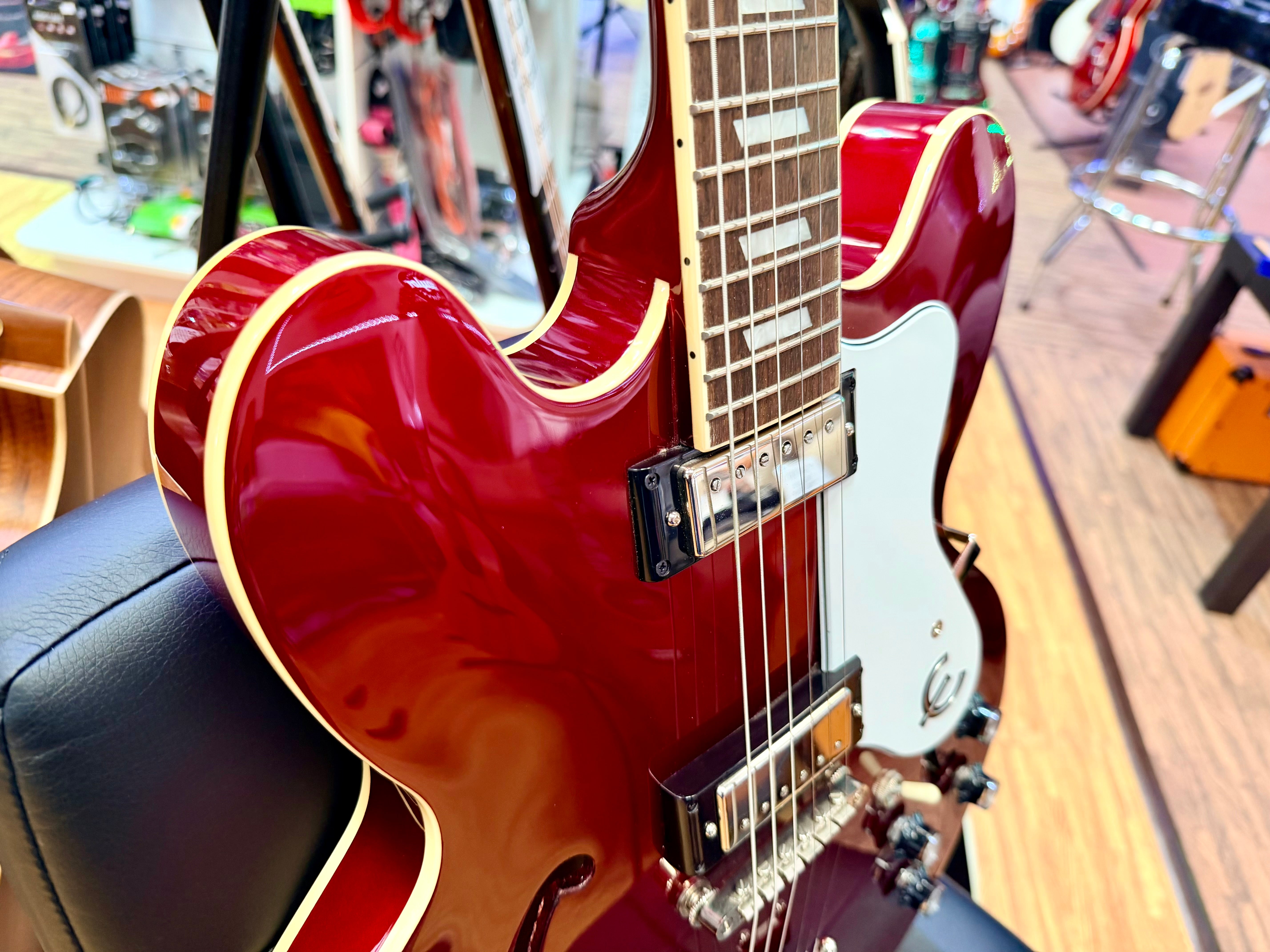 ✨2023✨ Epiphone Riviera Semi-Hollow Sparkling Burgundy~ Frequensator~ Hard Case