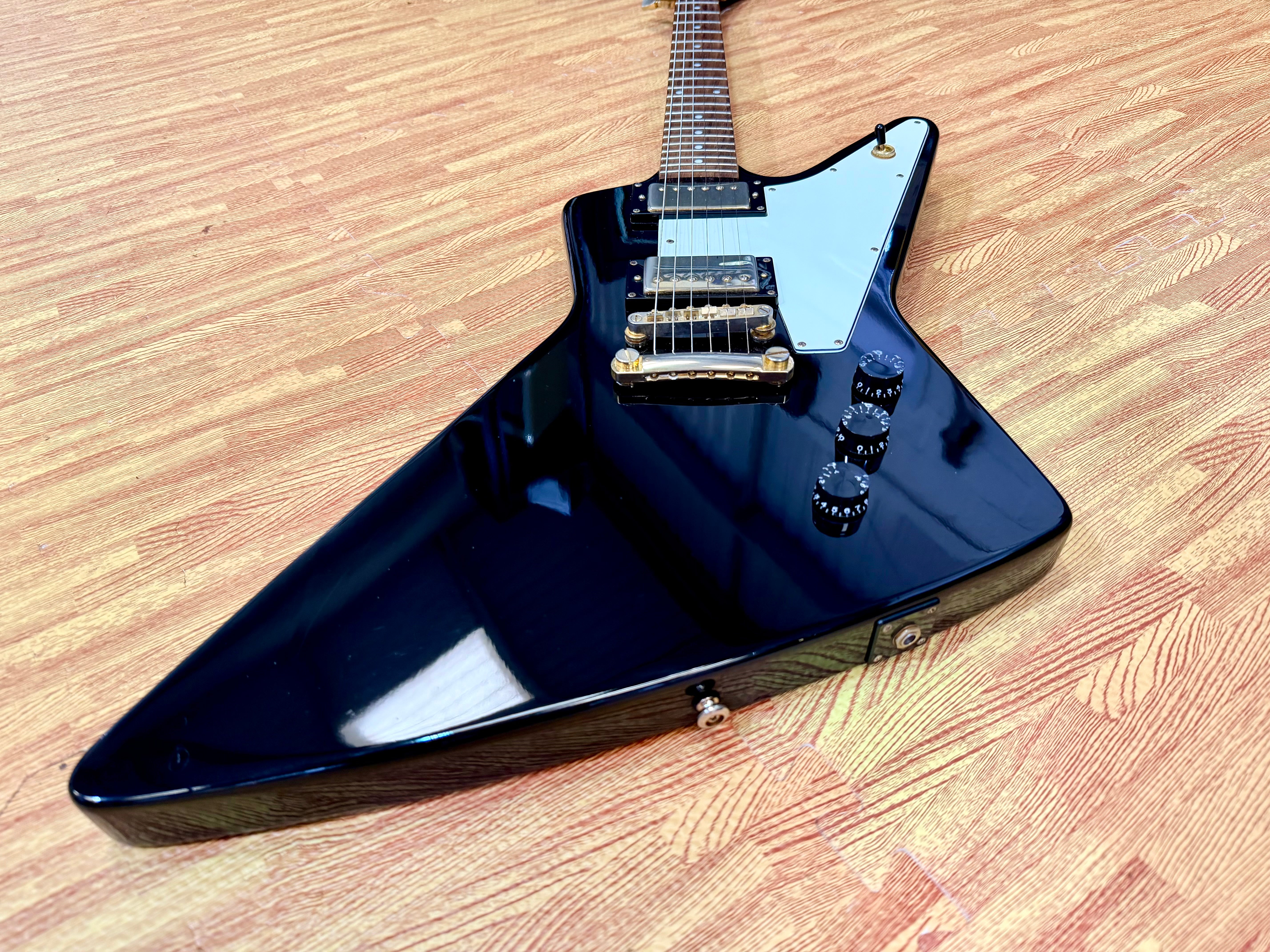 ⚡️2001⚡️ Epiphone ‘58 Explorer Black~ Korean Made 1958 ~ Gold Hardware~ Unsung MIK!