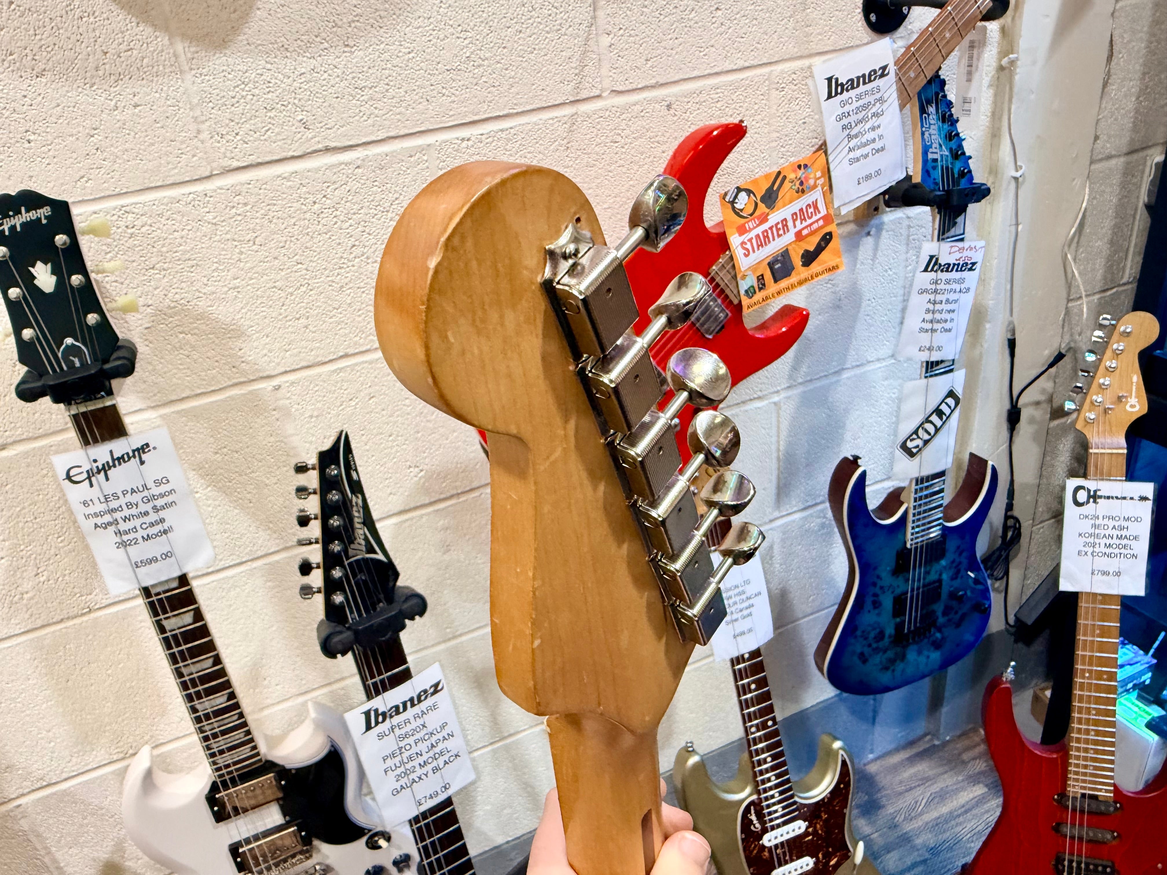 🎸 1995 KOREA 🎸Fender Squier Stratocaster~ Korean Made Strat~ Cherry Red!