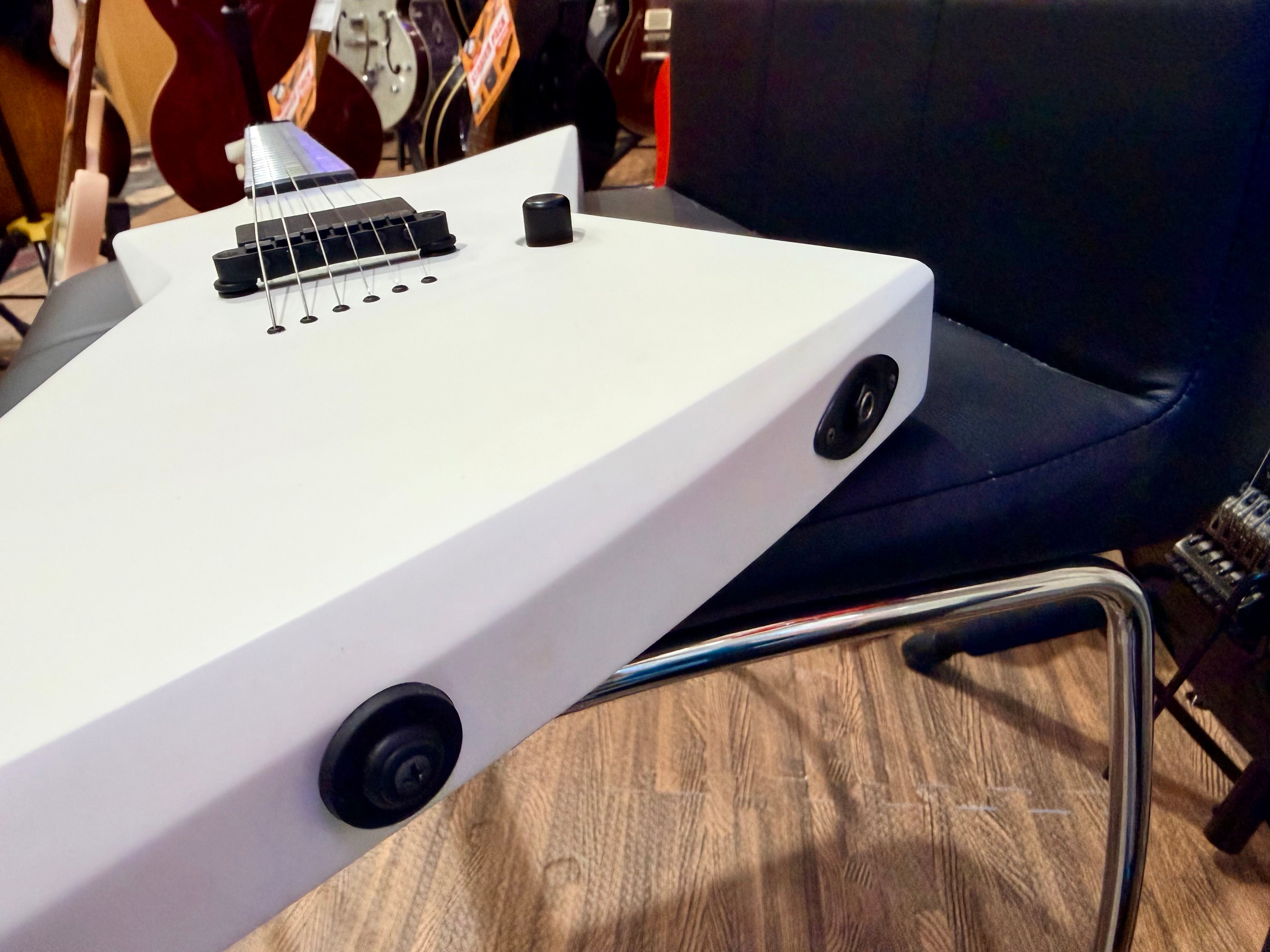 🔥2022🔥 Solar E1.6KW Kirk Windstein Signature~ Explorer Matte White~EMG~Gig Bag