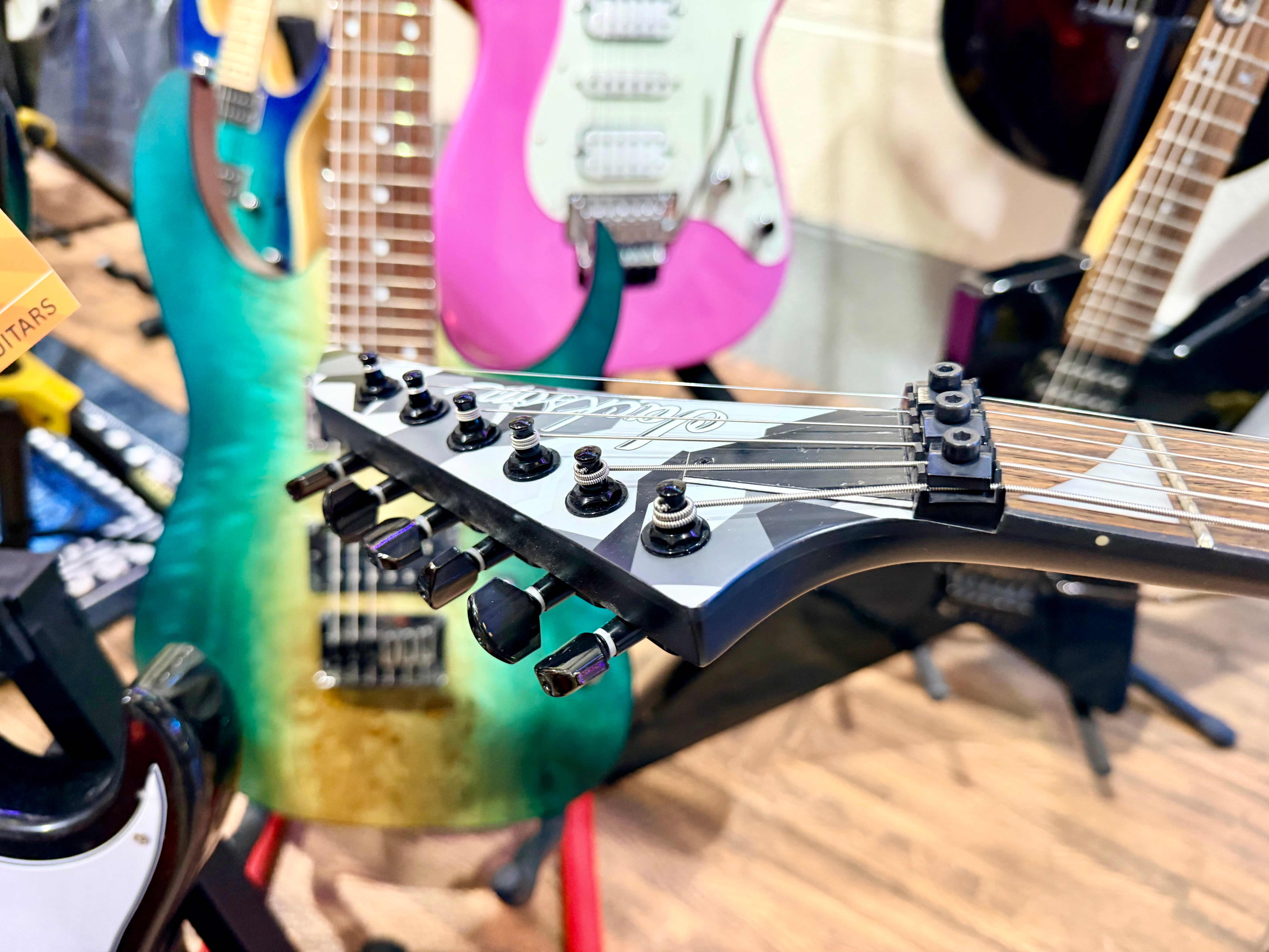 🔥2022🔥 Jackson Rhoads X Series RRX24 Winter Camo~ Hard Case~ Electric Guitar!