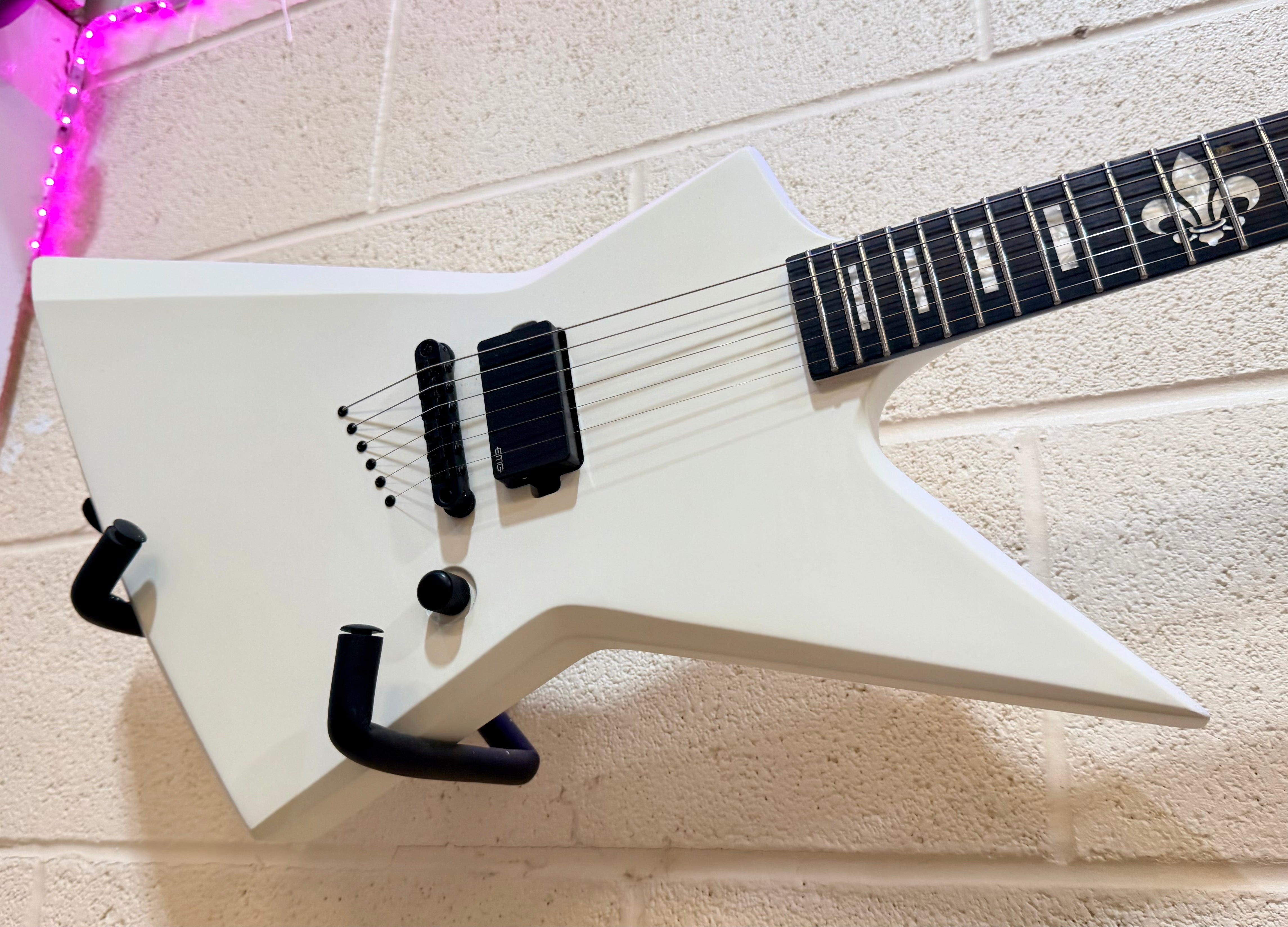 🔥2022🔥 Solar E1.6KW Kirk Windstein Signature~ Explorer Matte White~EMG~Gig Bag