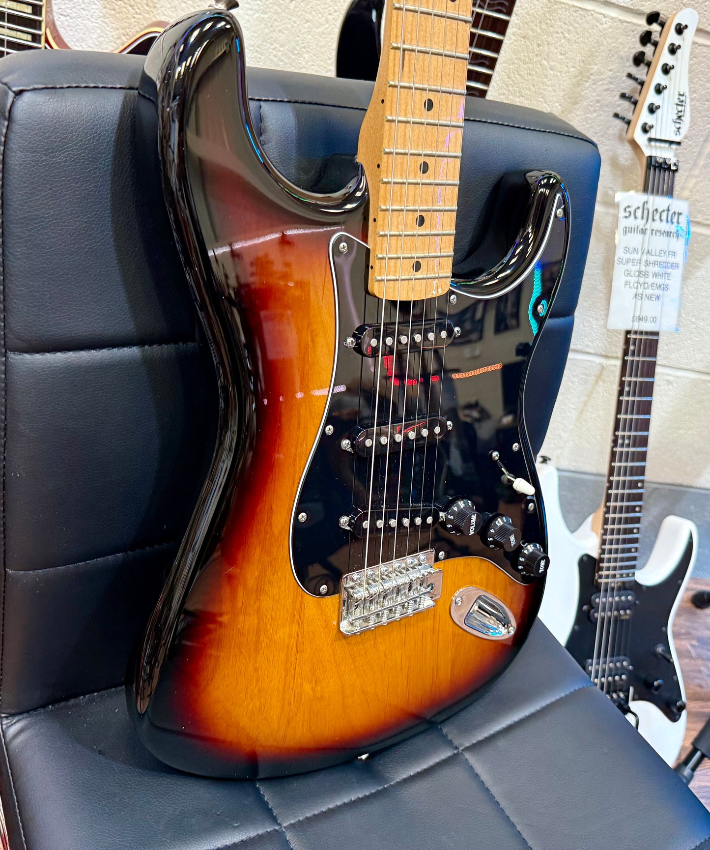π2013π Fender Mexican Standard Stratocaster~ Brown Sunburst~ Lovely Condition!