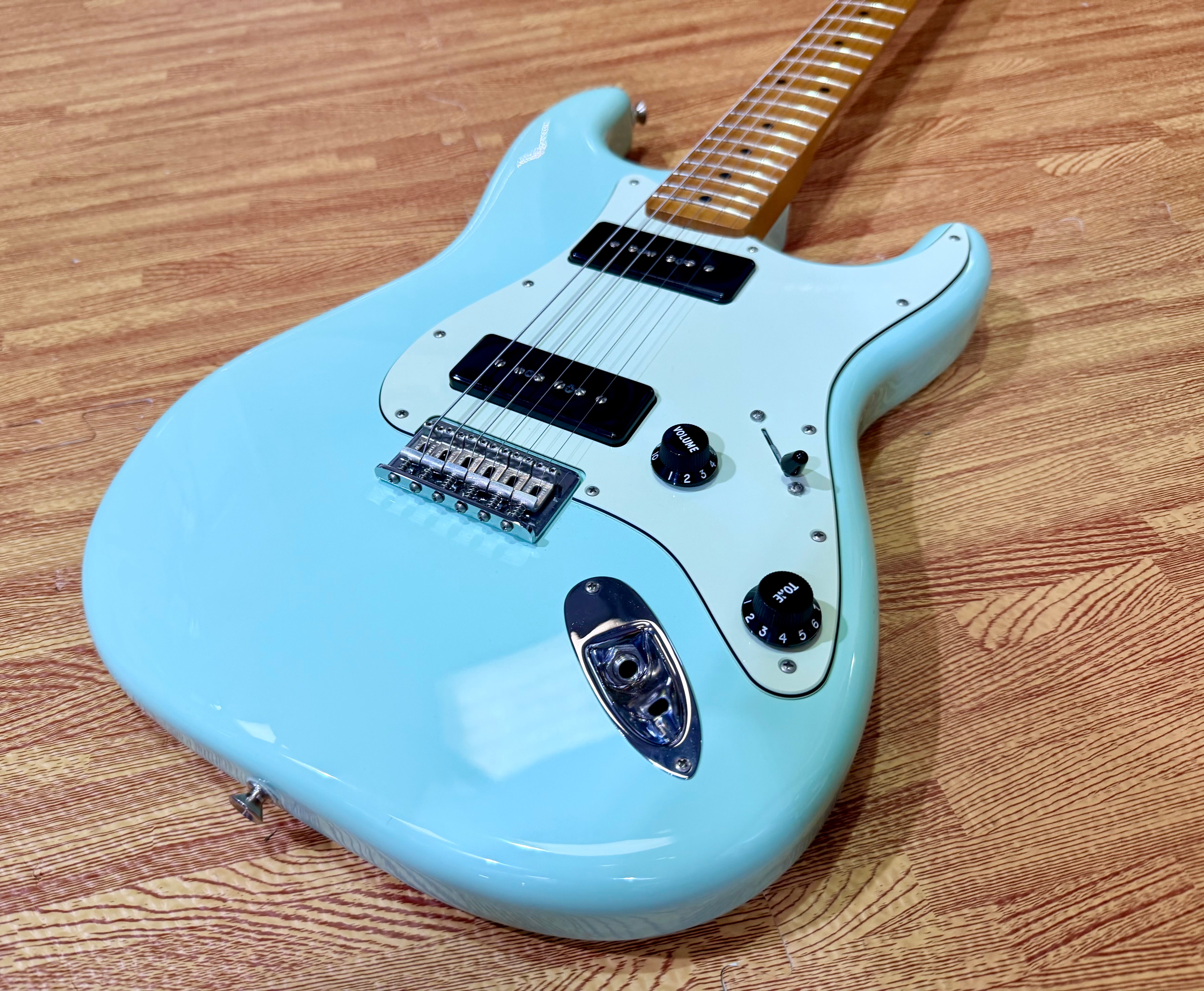 ✨2021✨ Fender Noventa Stratocaster MN~ Surf Green~ Hardtail Mexican~ P90’s!