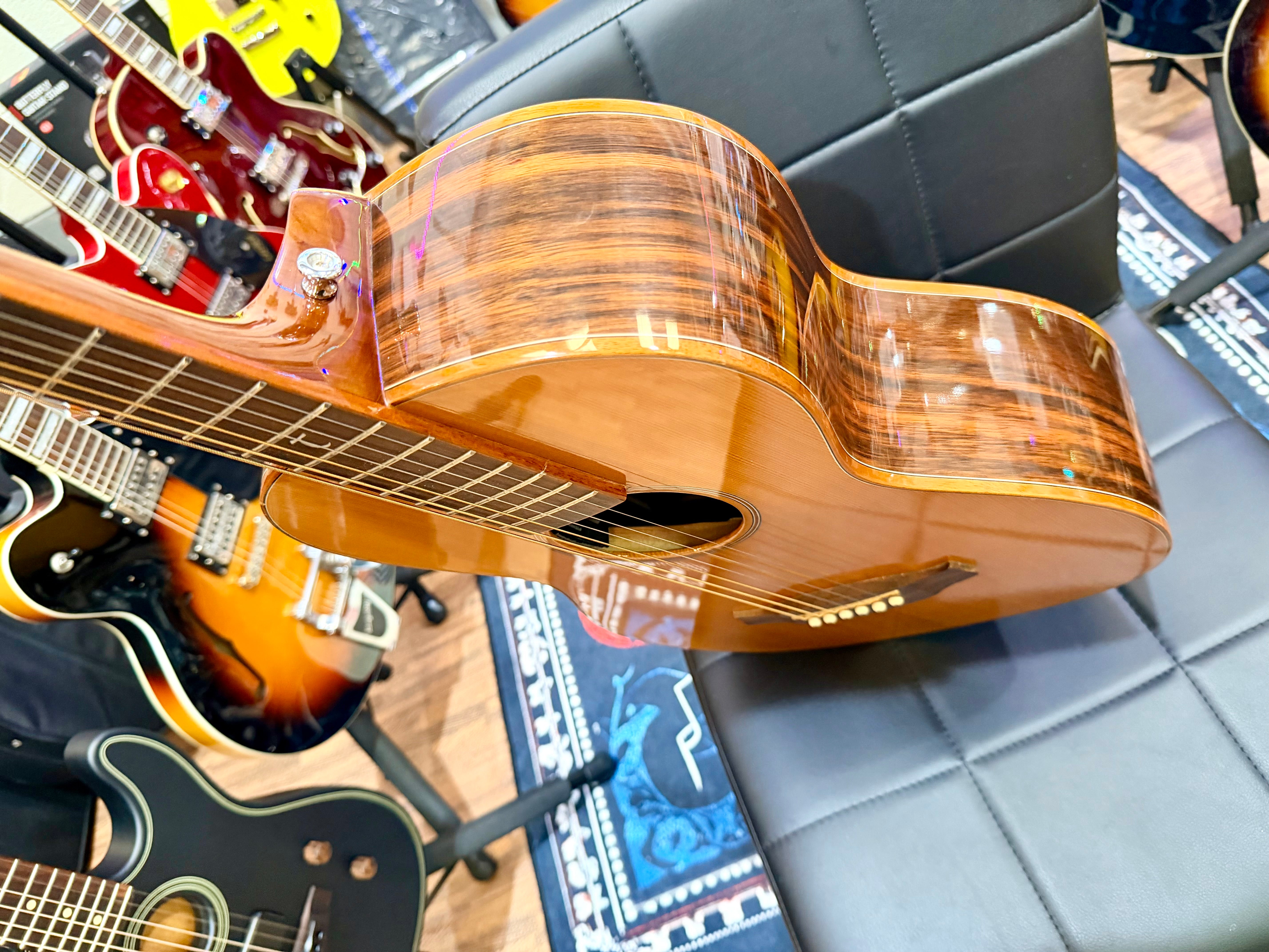 π Tanglewood Exotic Java TWJPE Parlour Electro Acoustic + Hard Case~Stunning π
