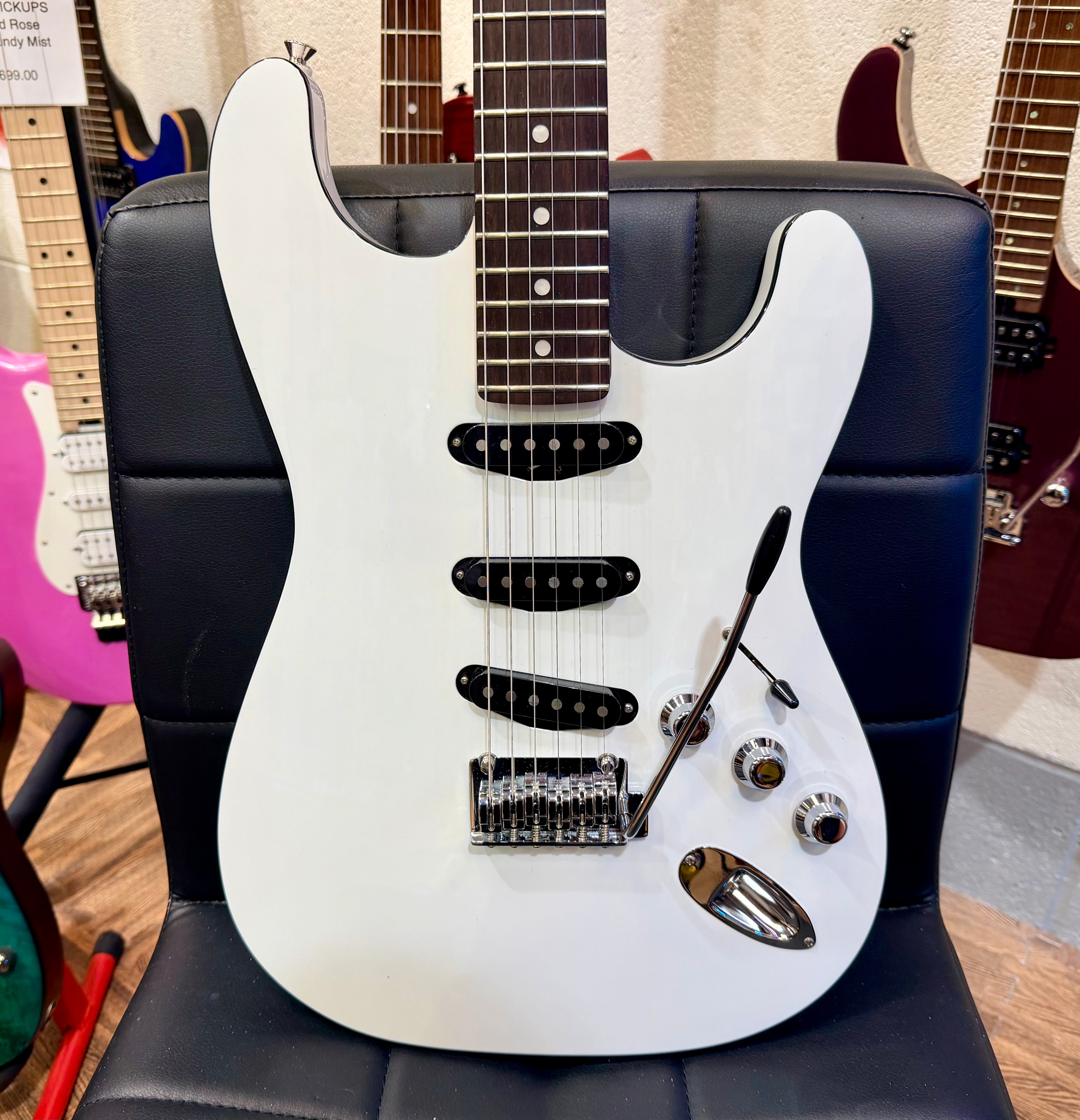 🔥MINT🔥 Fender Aerodyne Special Stratocaster~ Bright White~ 2022 Made In Japan!