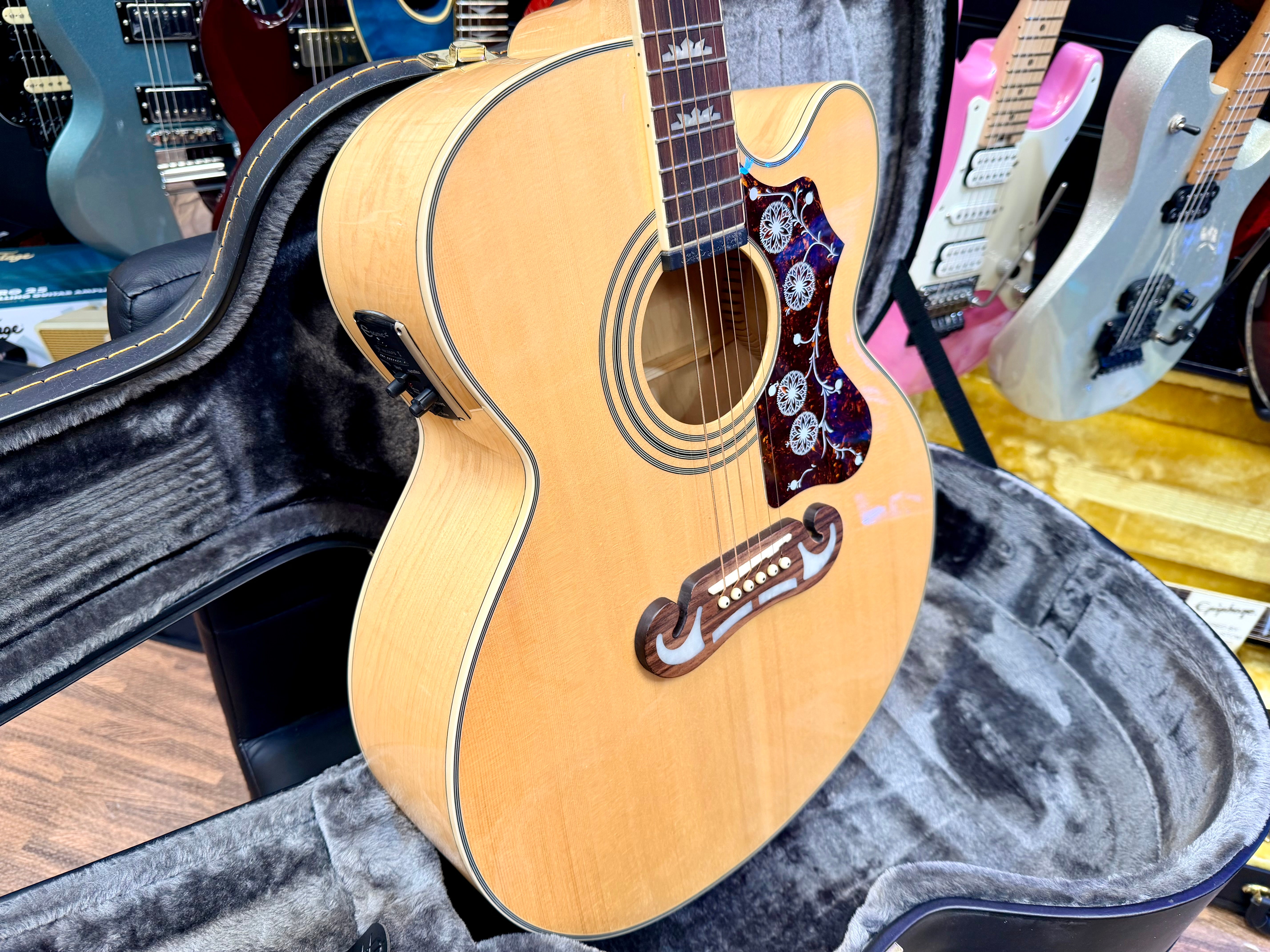 ✨MINT✨ Epiphone EJ-200SCE Jumbo Electro Acoustic~ Natural~ Esonic 2 + H/Case!