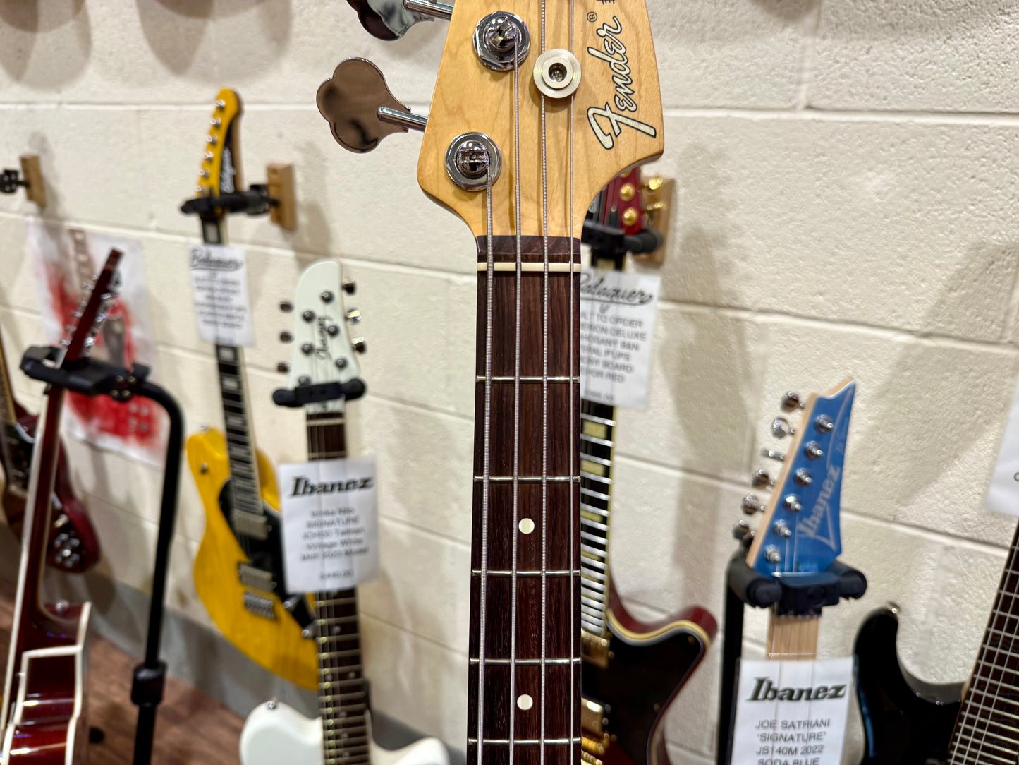 🔥2021 USA🔥 Fender American Performer Mustang Bass~ Aubergine Sparkle + COA!