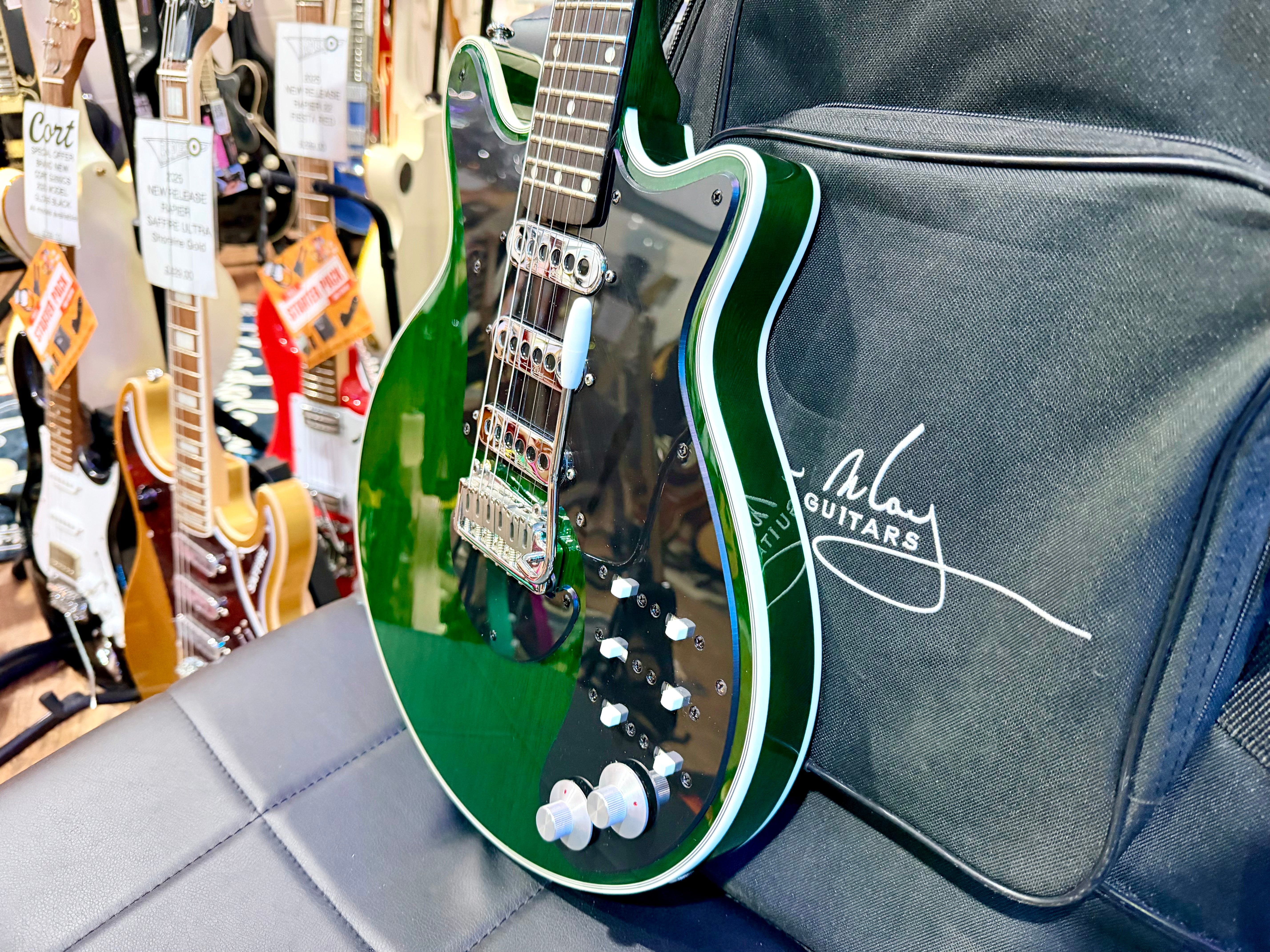 🌟LTD EDITION🌟 Brian May BMG Special Edition~ Emerald Green Model + Gig Bag!