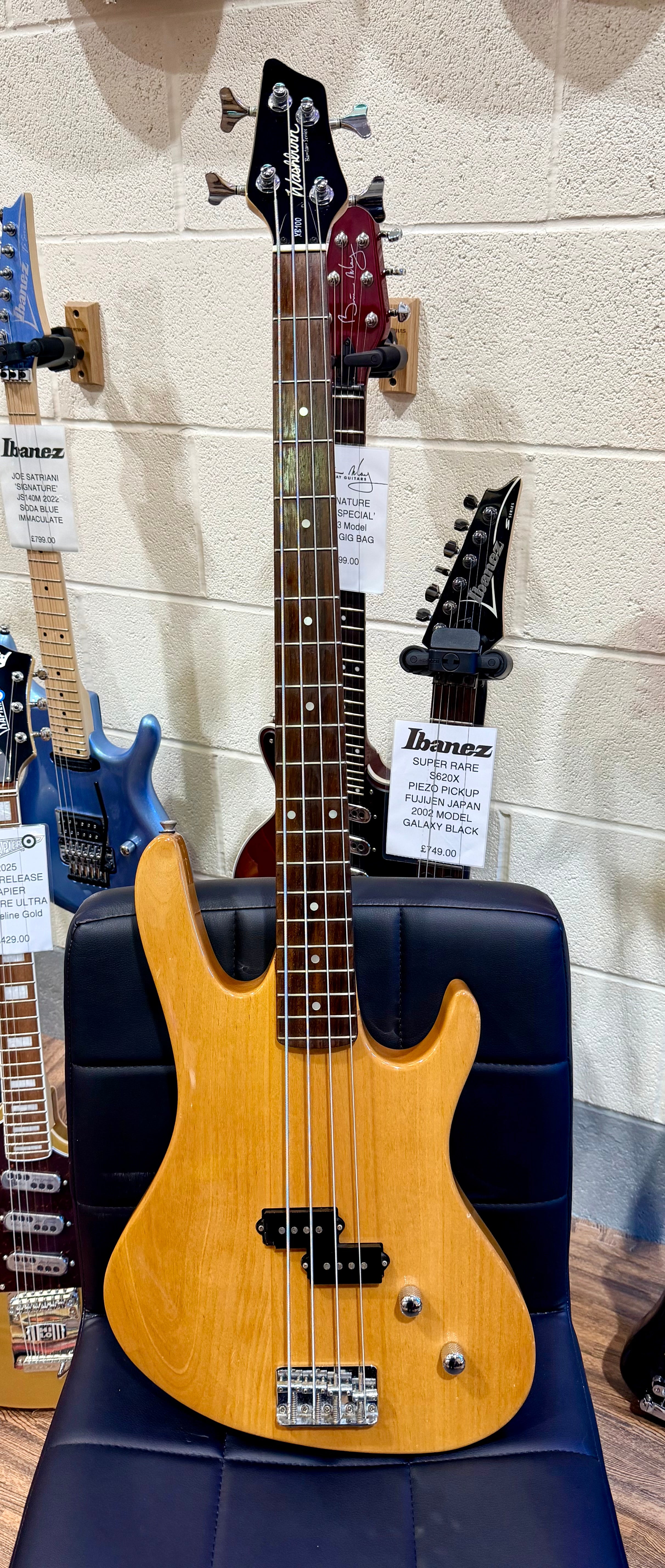 🎸 Washburn XB100 Electric Bass Guitar~ Hard Case~ Natural Gloss 🎸