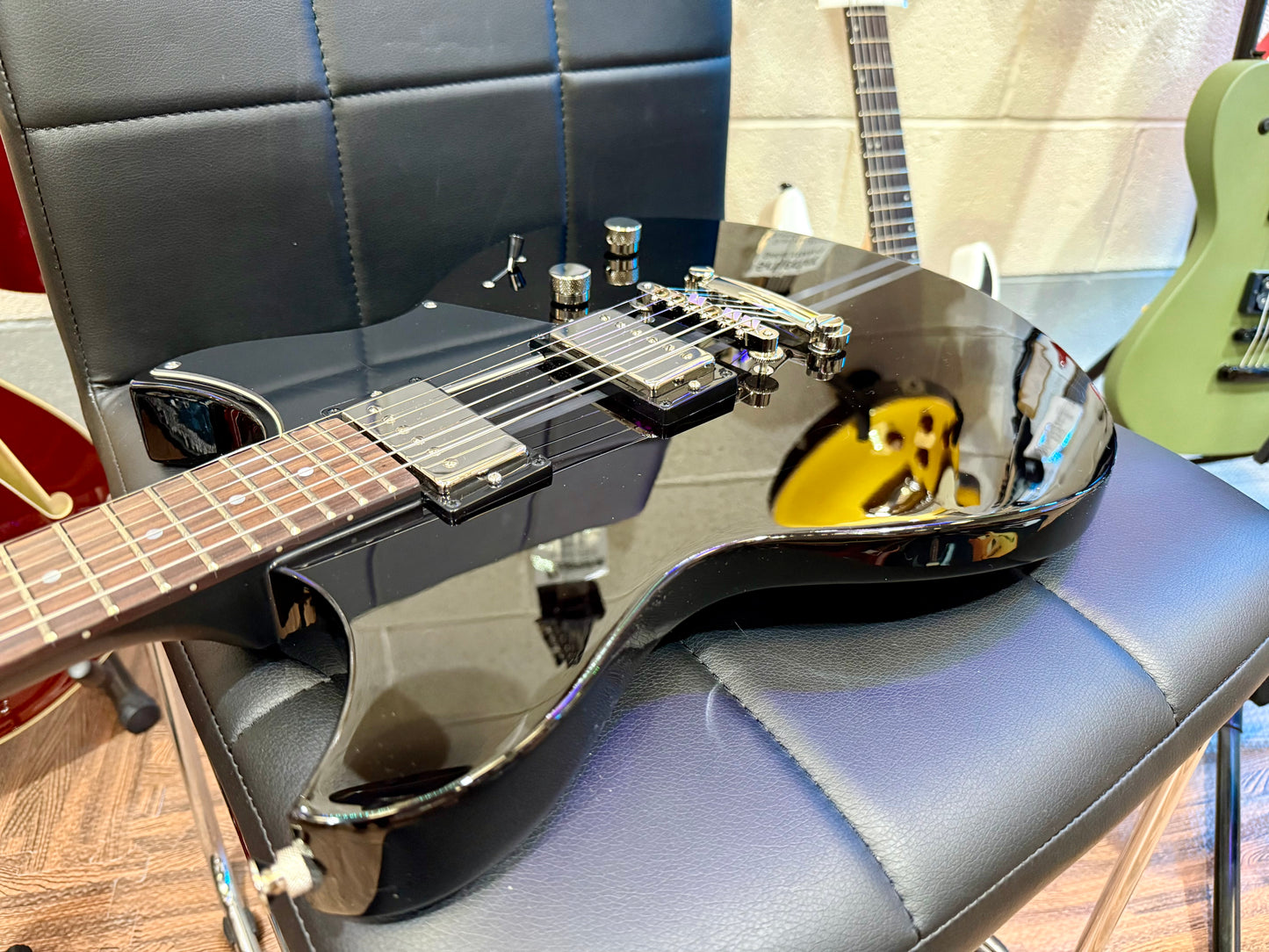 🌟BRAND NEW🌟 Yamaha Revstar Element RSE20~ Gloss Black~ Latest Model!
