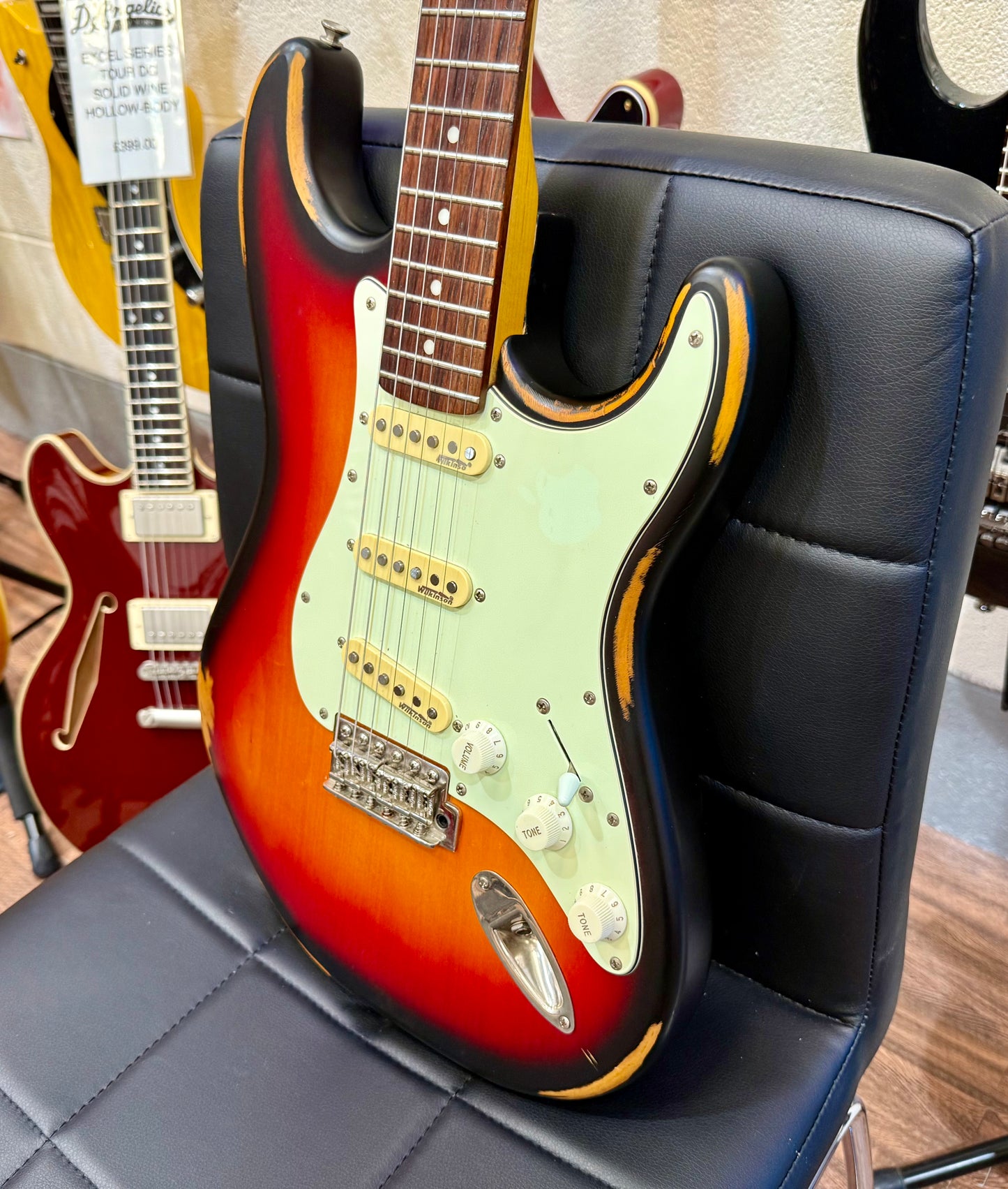 š„ Vintage V6 ICON Electric Guitar~ Distressed Sunburst Relic~ Stratocaster š„