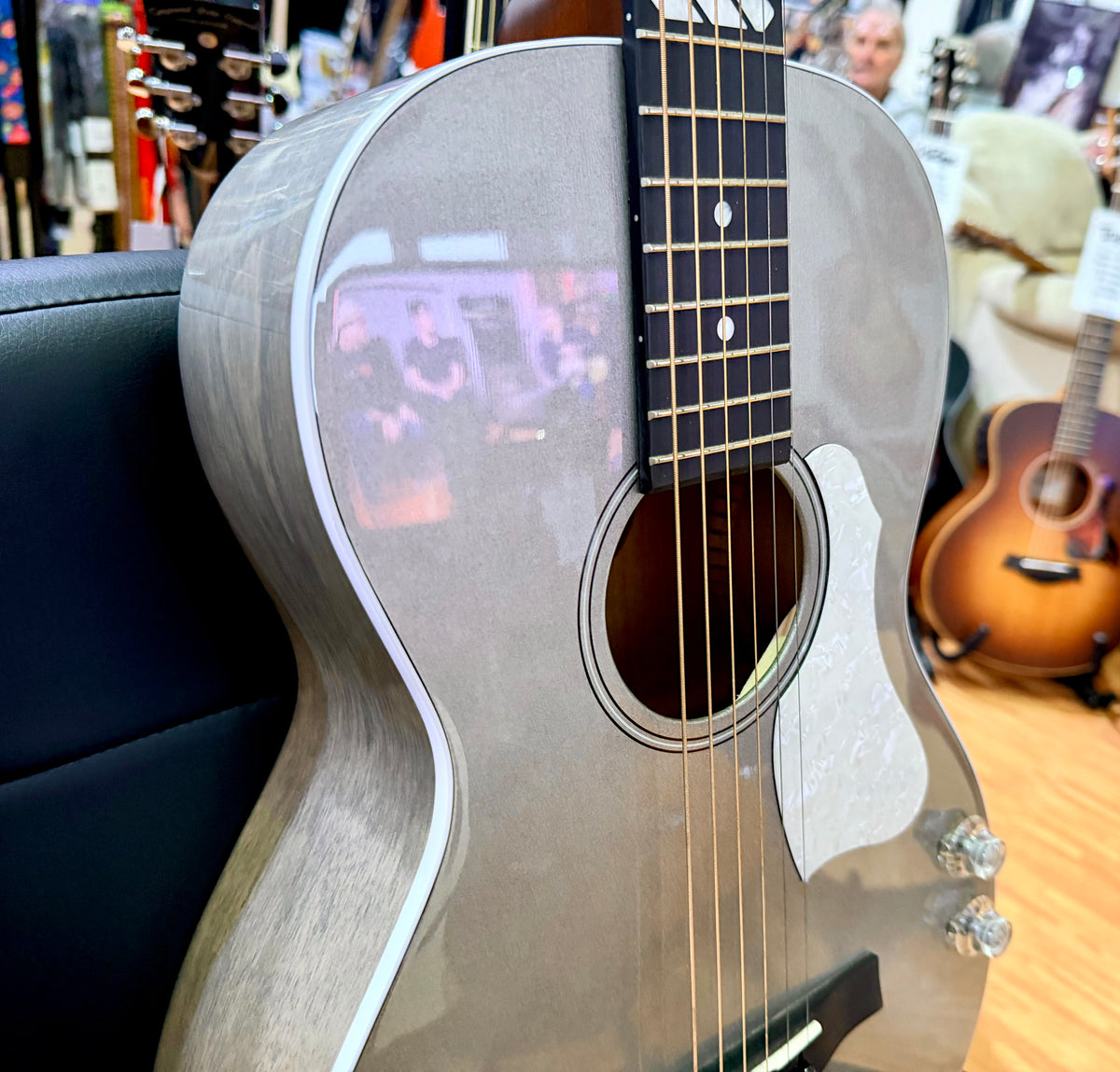Godin Rialto JR Satina Gray HG Q-Discrete~ Canadian Made~ Wild Cherry~ Ex-Demo