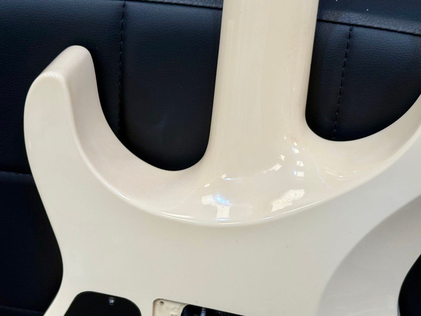 🔥SEYMOUR DUNCAN🔥 Jackson SLX DX Soloist Thru Neck~ Creme ’Vintage’ White!