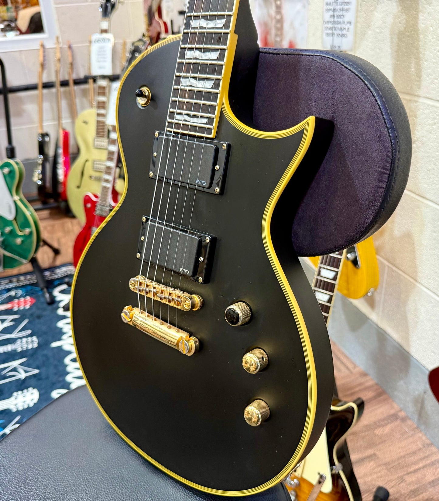 🔥2015 KOREAN🔥 ESP LTD EC-1000 Deluxe~ Vintage Matte Black~ EMG’s~ Hard Case!