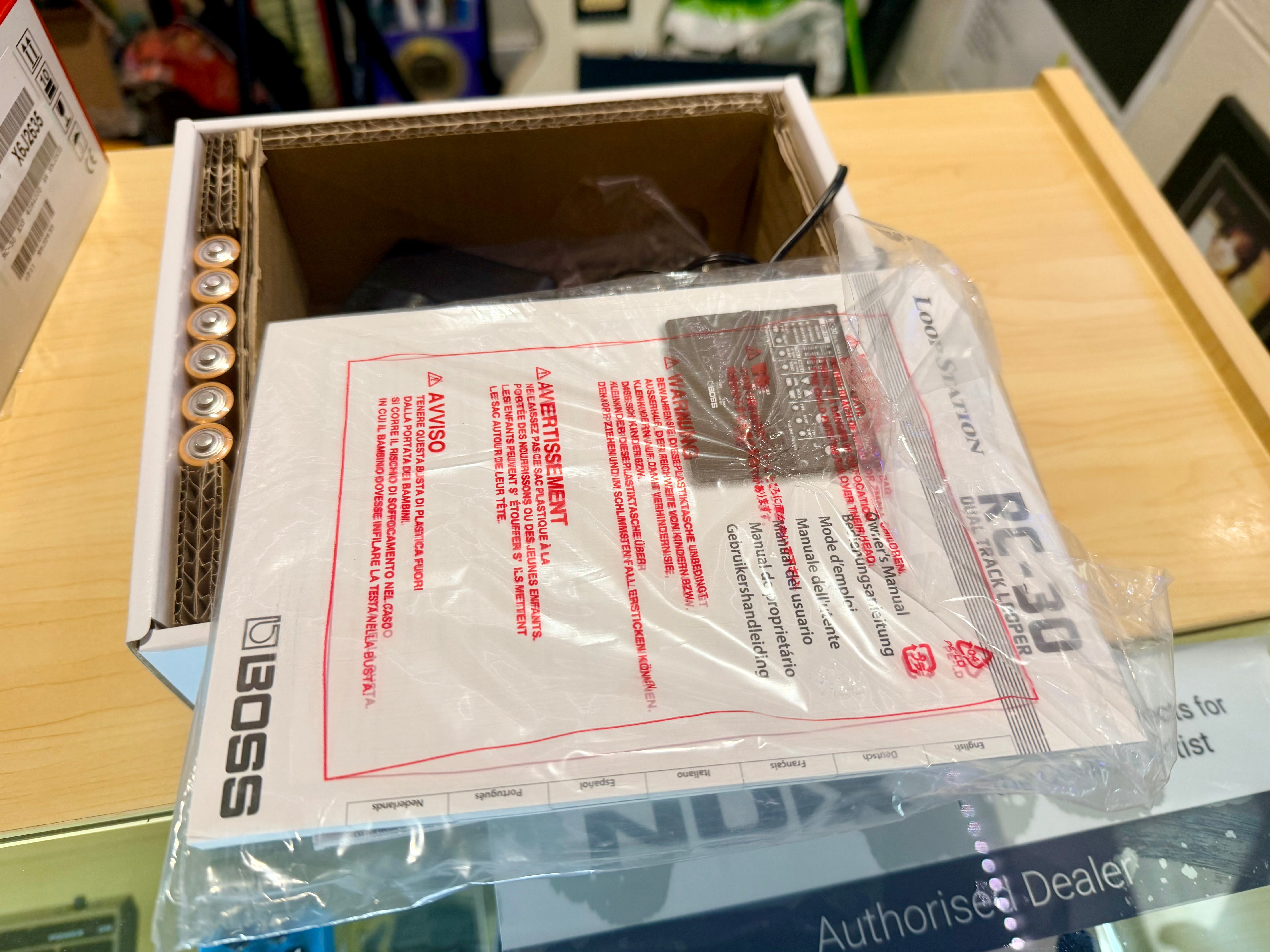 🎸 Boss RC-30 Loop Station Guitar Looper Pedal Unit~ Boxed 🎸