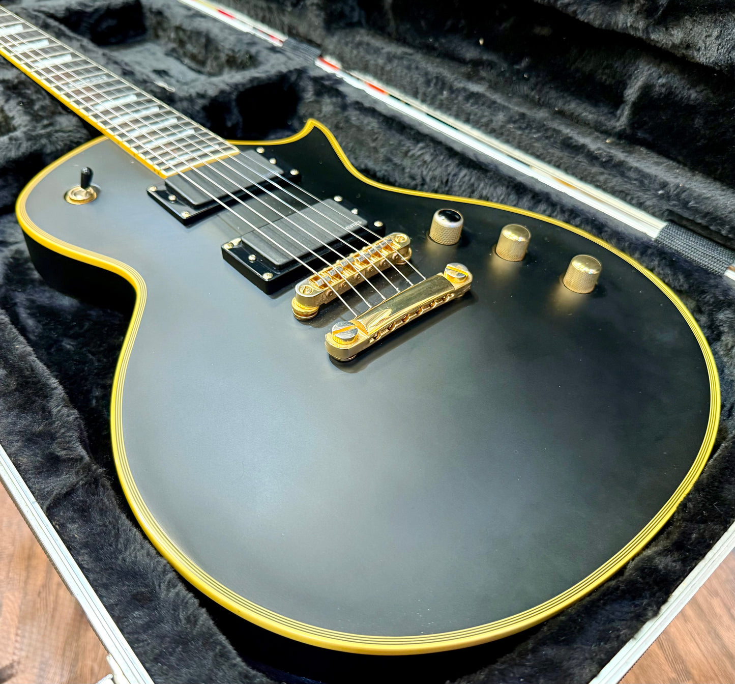 🔥2015 KOREAN🔥 ESP LTD EC-1000 Deluxe~ Vintage Matte Black~ EMG’s~ Hard Case!