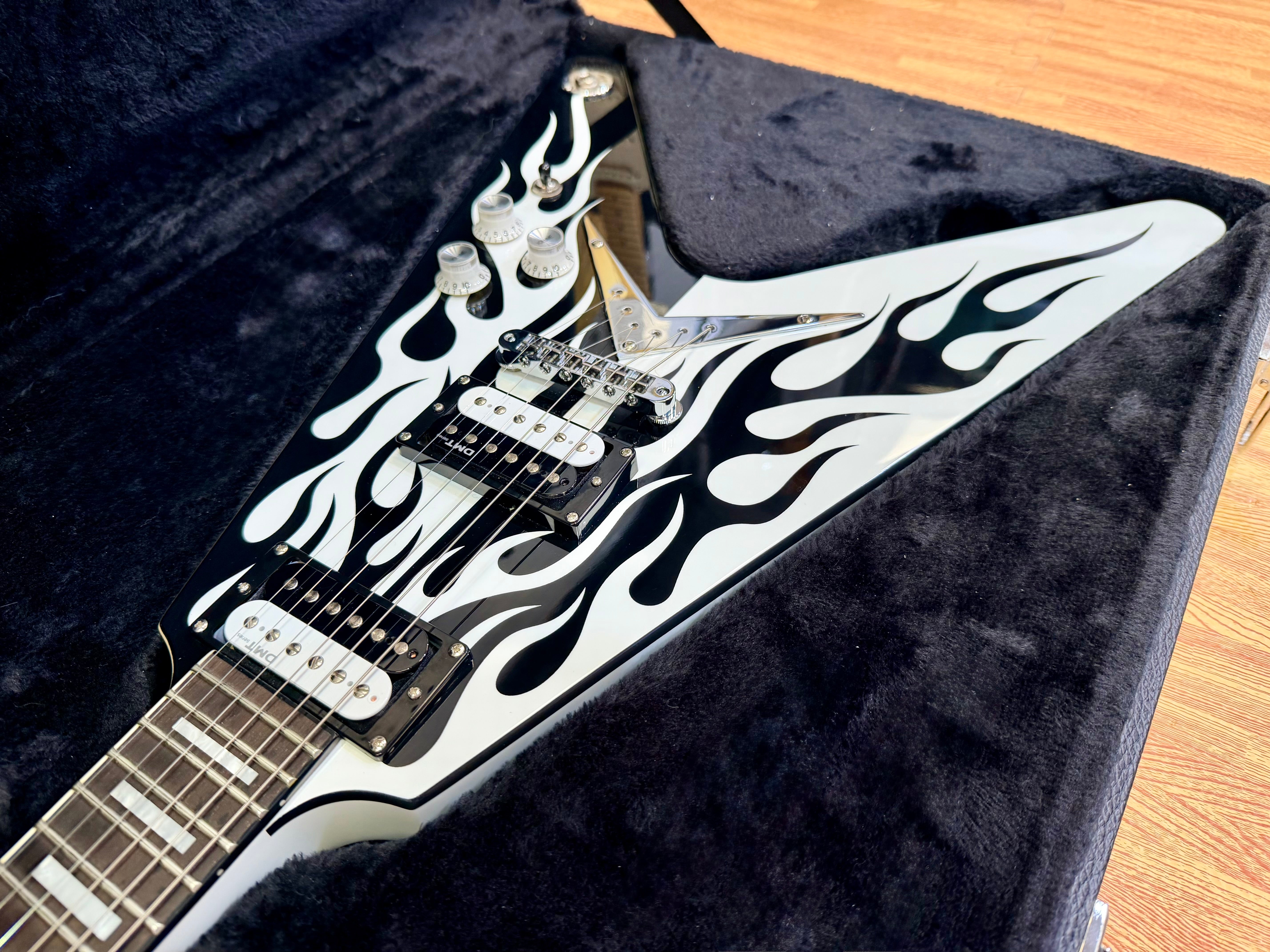🔥RARE🔥 Dean Michael Schenker Flying V Custom Flames~ 2021 Korea Guitar + Case!