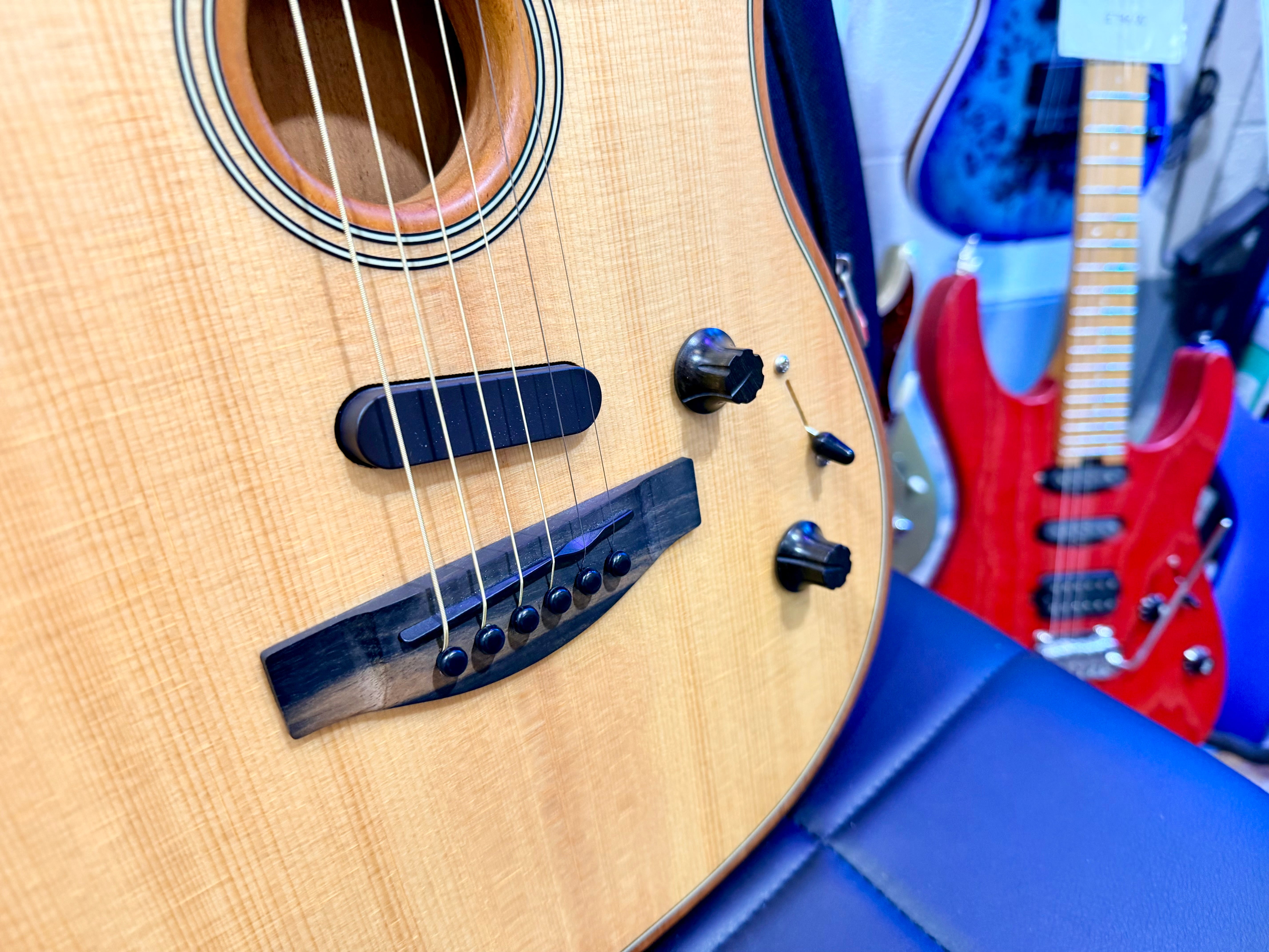 🇺🇸2021🇺🇸 Fender American Acoustasonic Stratocaster~ Natural Finish + Gig Bag