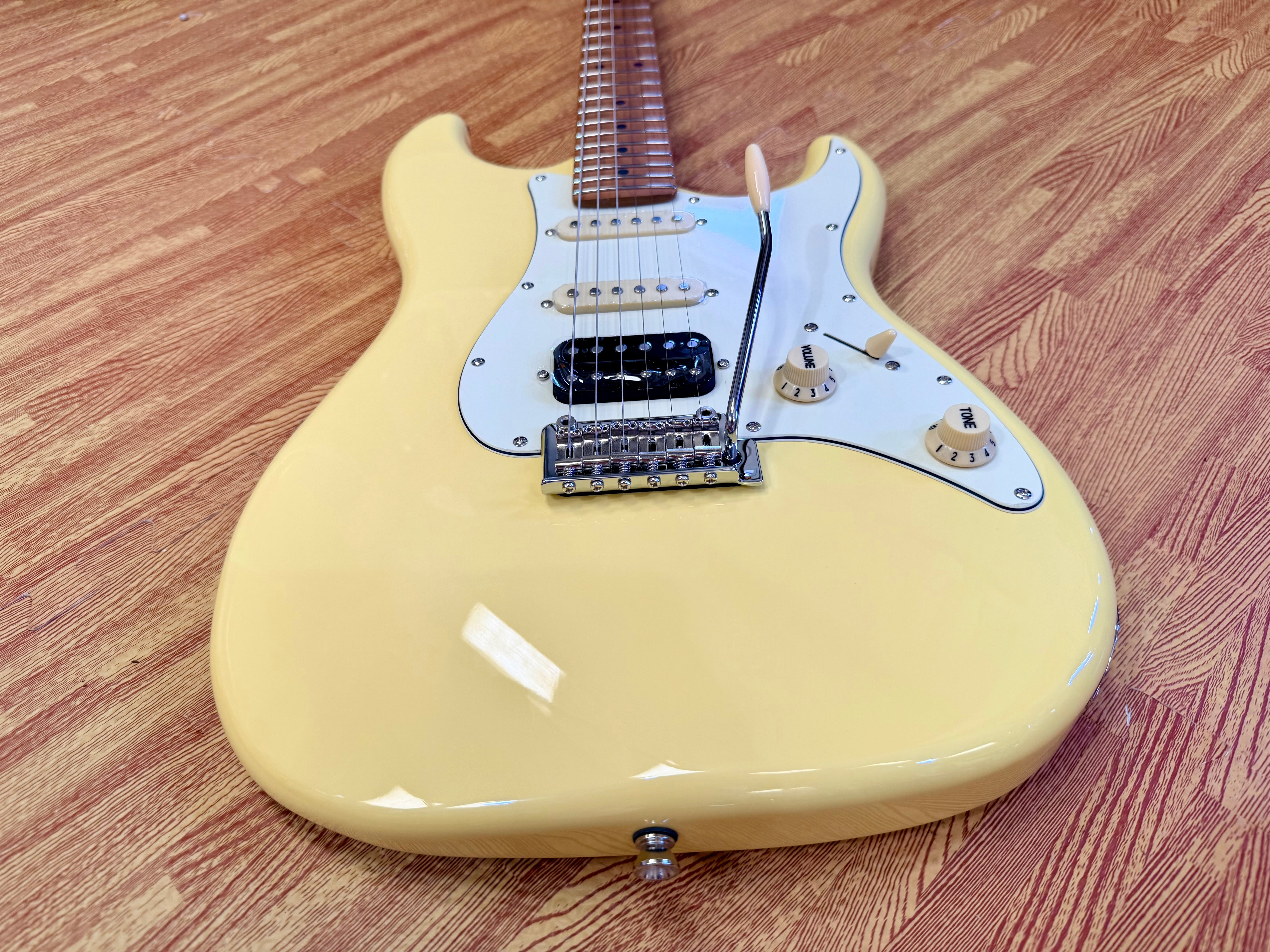 ⚡️NEW⚡️ JET JS-400 HSS Electric Guitar~ Vintage Yellow~ Strat~ 2026 Butterscotch